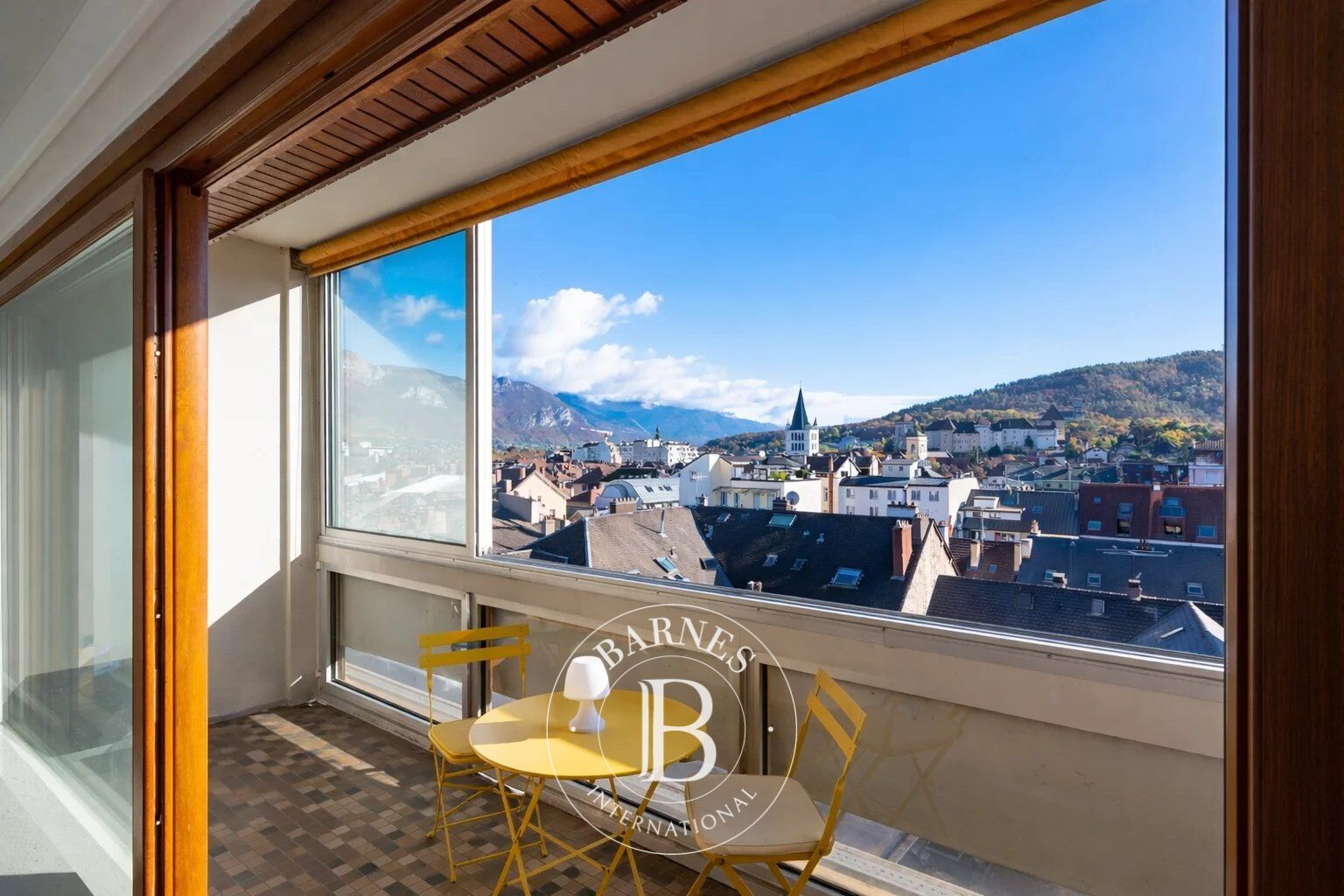 BARNES Annecy - CENTRE-VILLE - APPARTEMENT VUE PANORAMIQUE - 3 CHAMBRES - picture 2