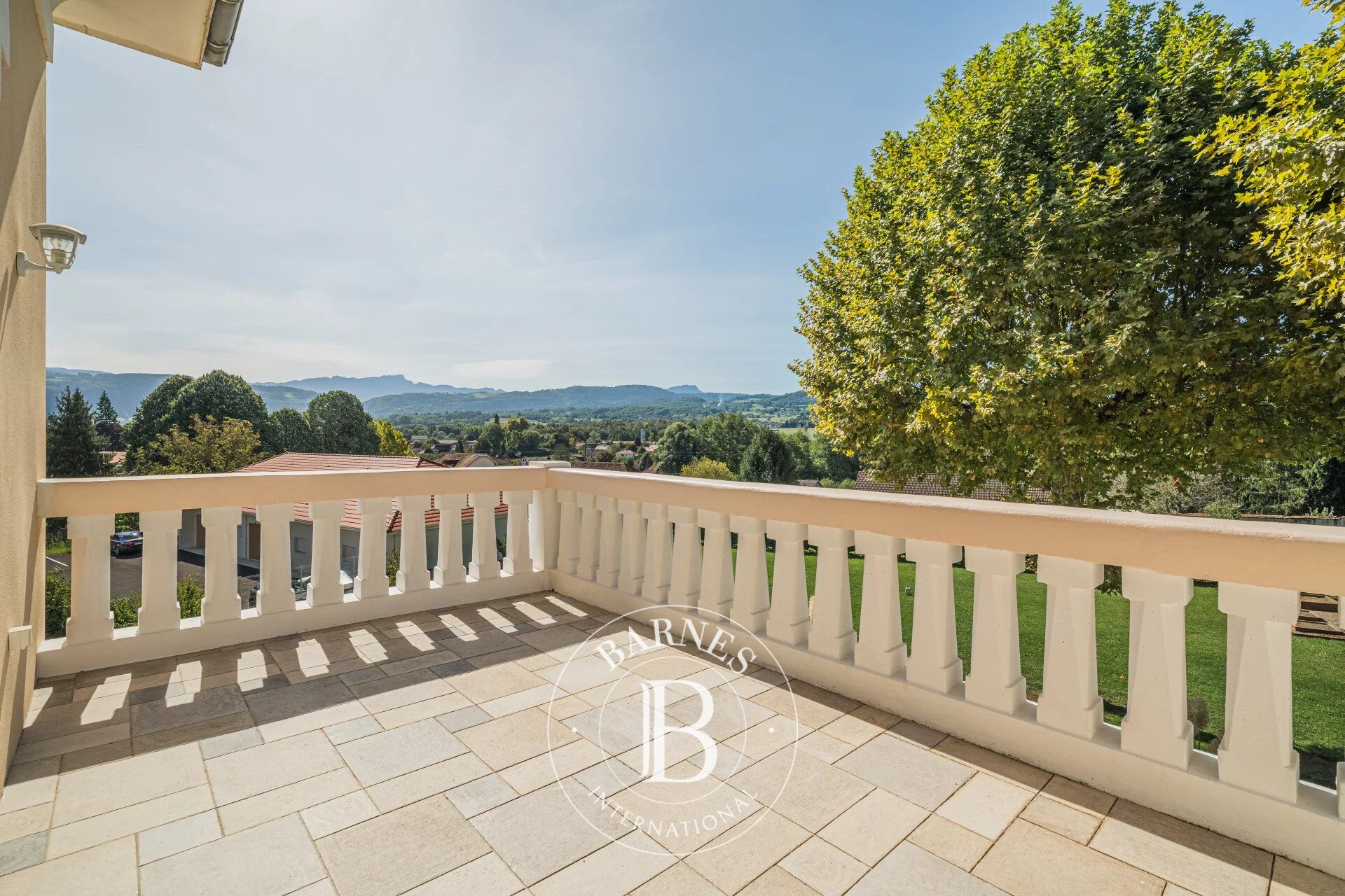 Finca Le Pont-de-Beauvoisin - picture 3