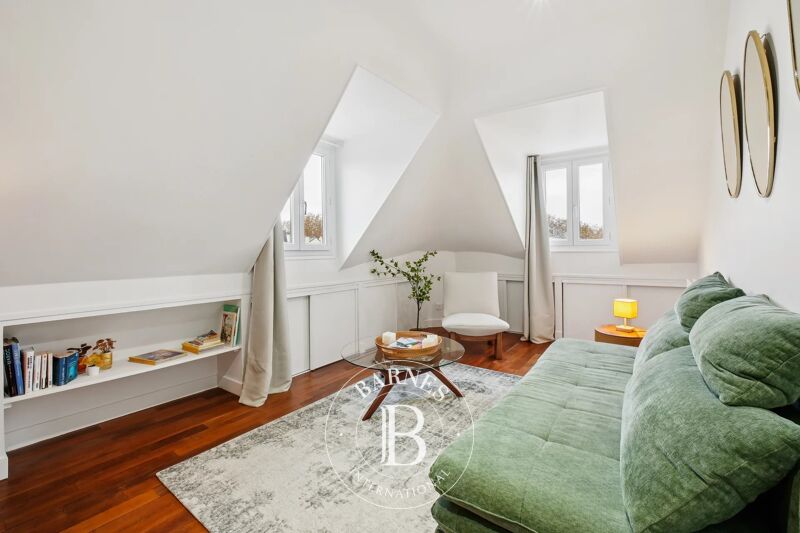 Versailles Notre-Dame - Renovated apartment with unobstructed views - Place Hoche