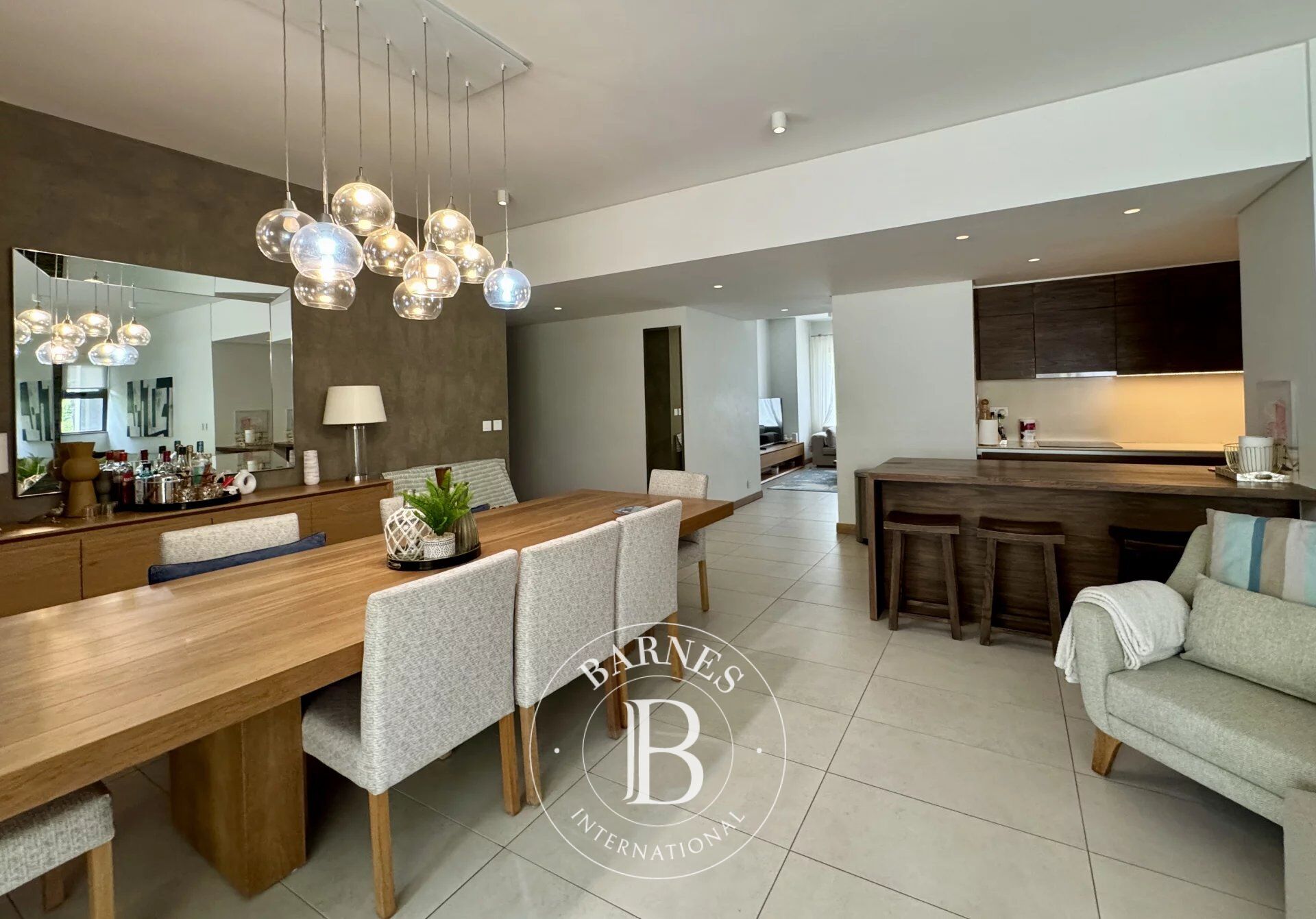 MONT CHOISY - Appartement d'exception - 3 chambres en rez-de-jardin - picture 1