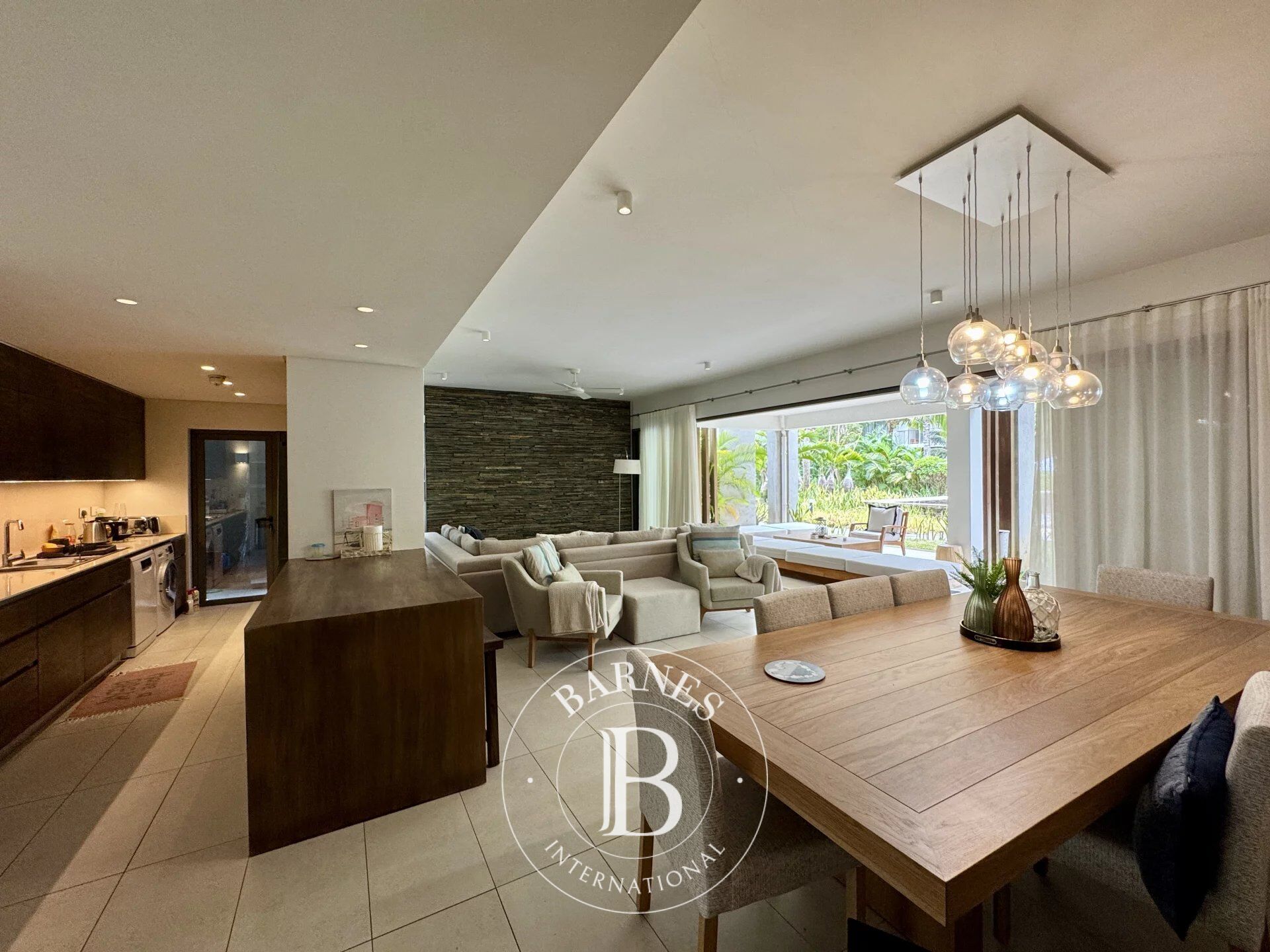 MONT CHOISY - Appartement d'exception - 3 chambres en rez-de-jardin - picture 2