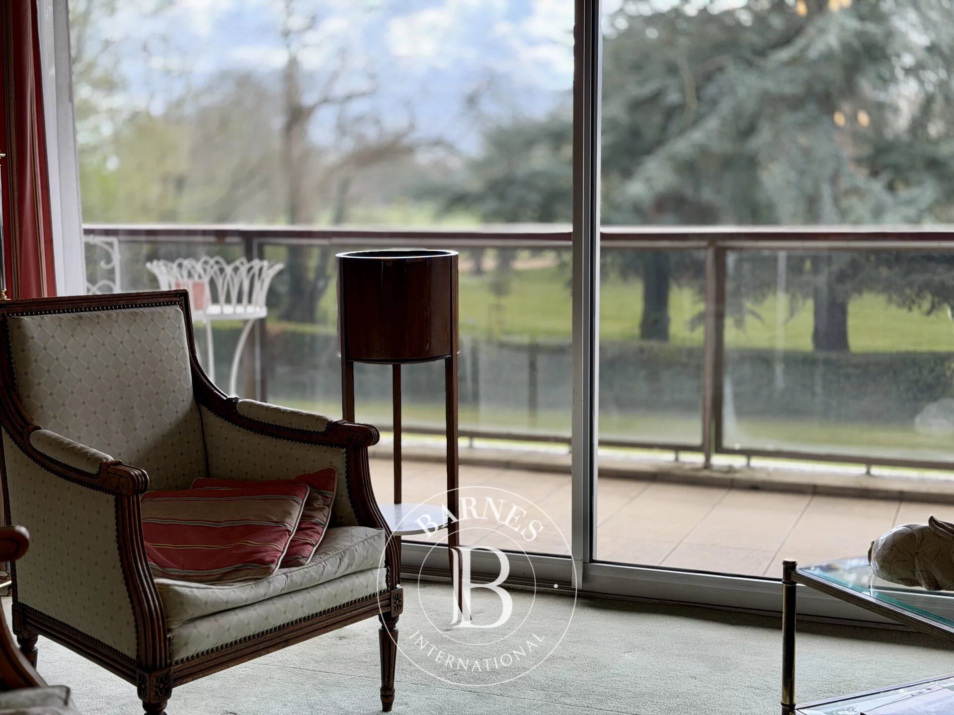 Piso de 4 dormitorios, terraza, parking - picture 3