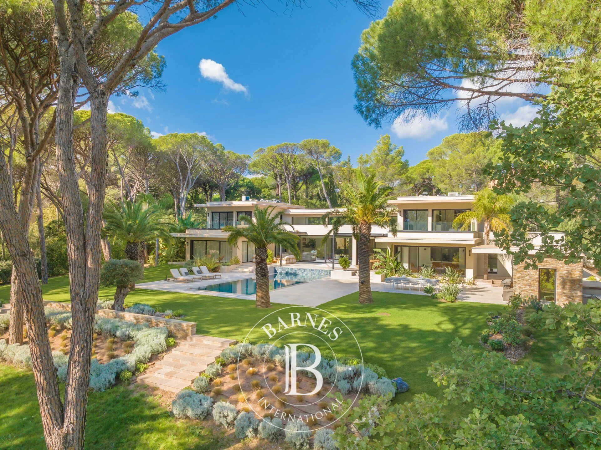 Villa Saint-Raphaël - picture 1