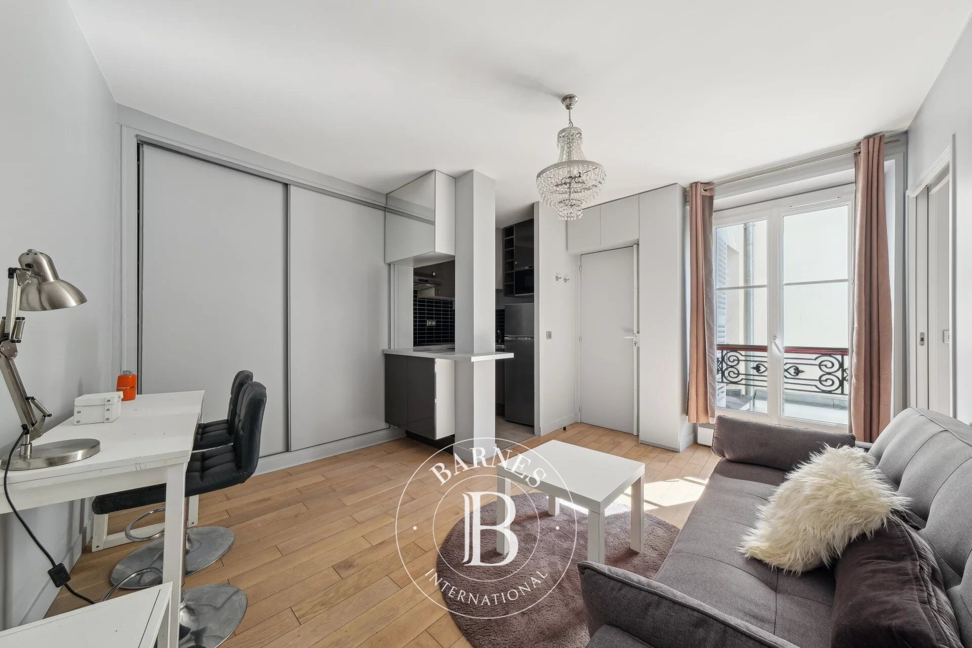 Paris 7 - Saint-François-Xavier - Deux pièces - Calme - picture 1