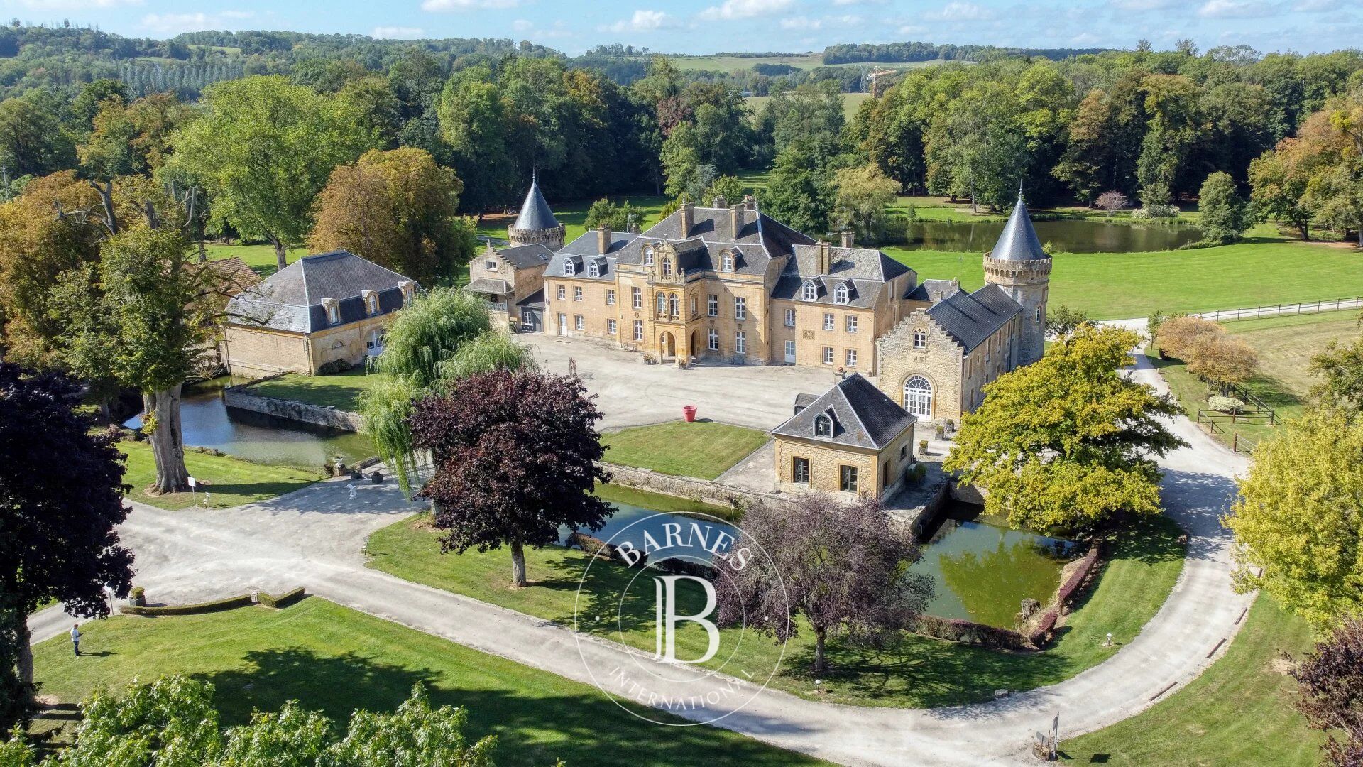 Schloß Donchery - picture 1