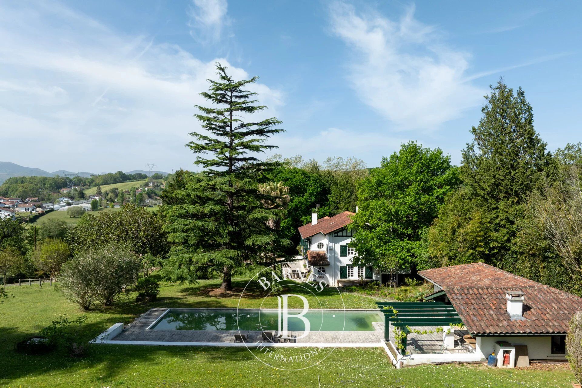 PROPRIETE ASCAIN VUE MONTAGNES / PROCHE SAINT JEAN DE LUZ - picture 2