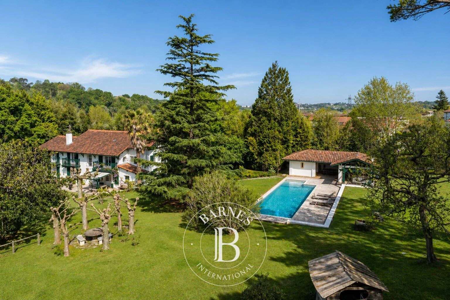 PROPRIETE ASCAIN VUE MONTAGNES / PROCHE SAINT JEAN DE LUZ - picture 1