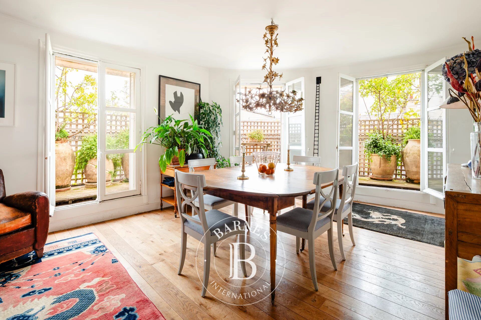 PARIS 9 - D'AUMALE - 5EME ETAGE BALCON - 4 CHAMBRES - picture 2