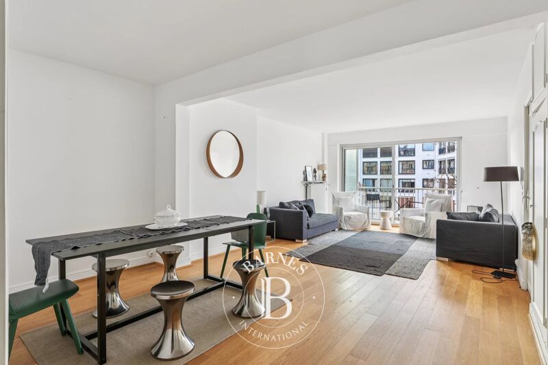 Paris 16 - Jasmin - 2 or 3-bed apartment - Upper floor - Balcony