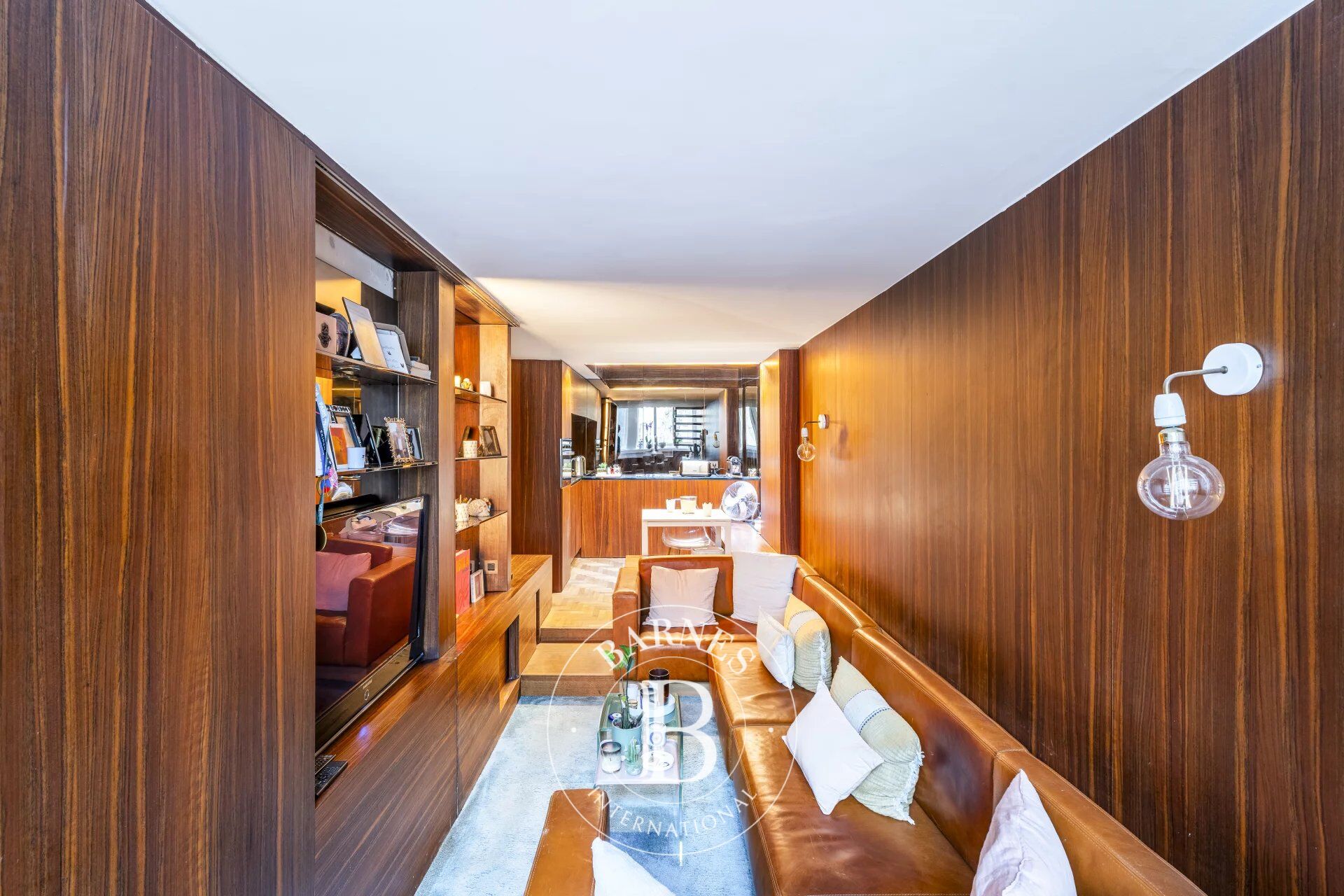 Apartment for Sale – Paris 3 – Rue Charlot – Ground Floor – Fully Renovated - picture 2