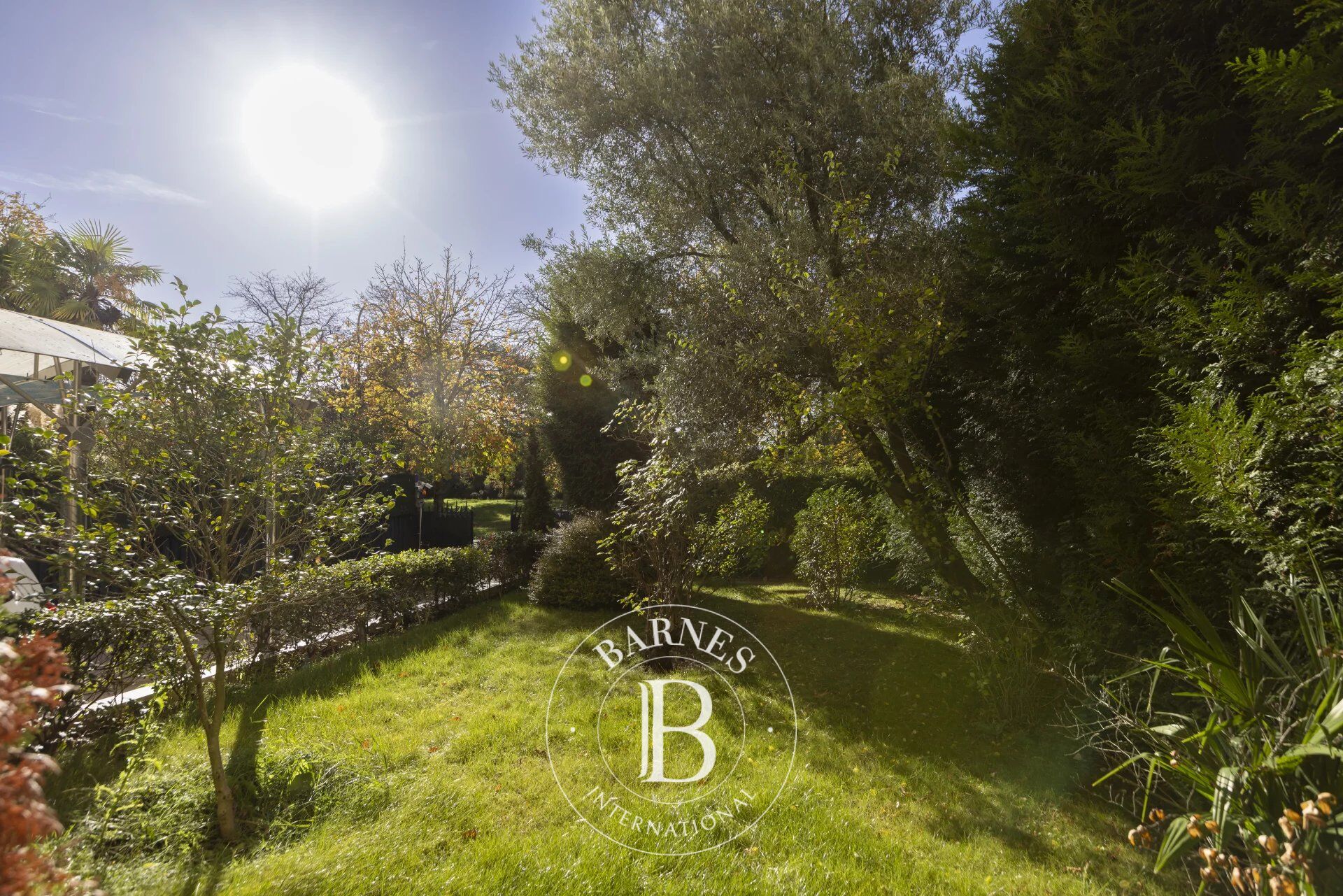 Palacete Neuilly-sur-Seine - picture 2