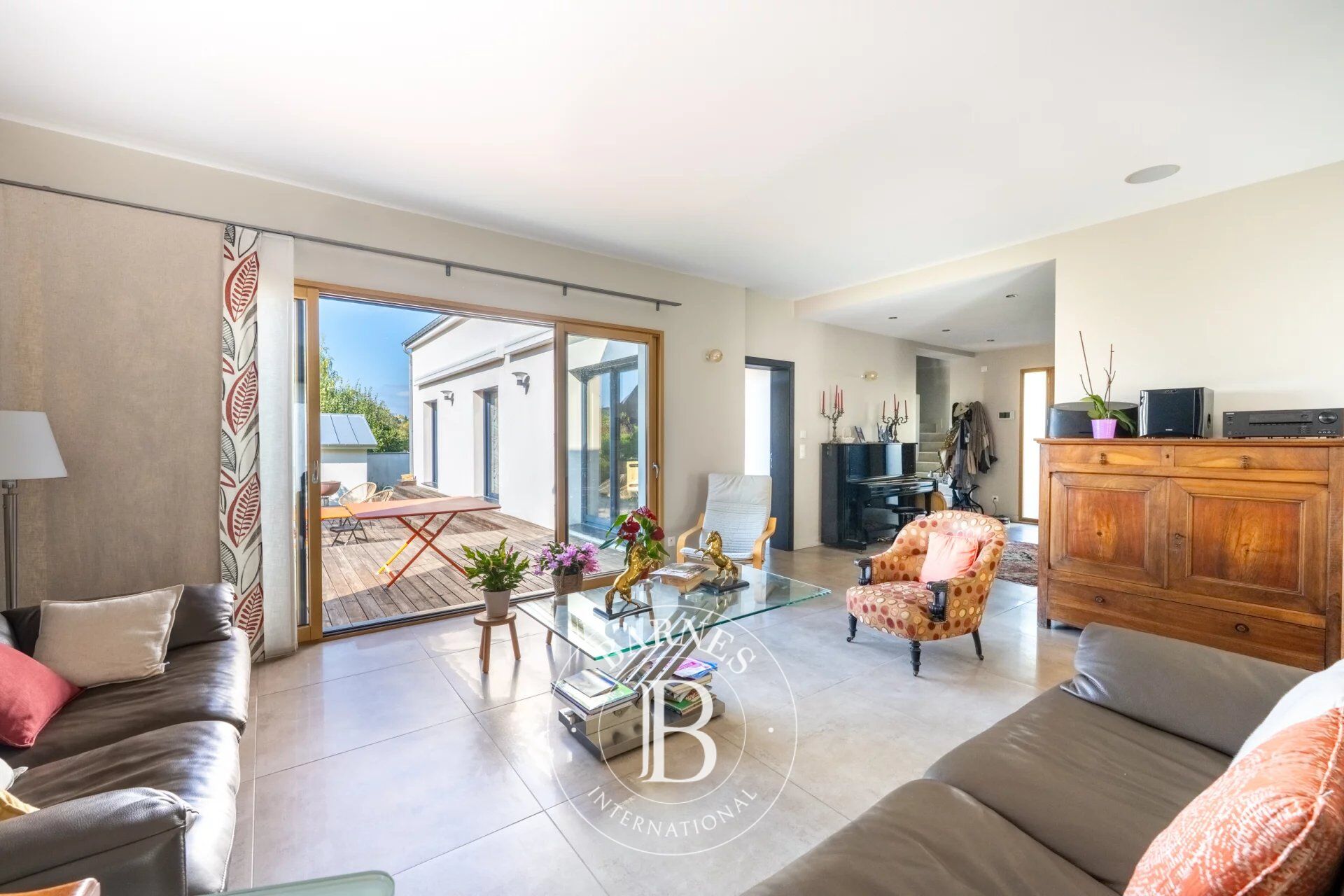 Barnes - EXCLUSIVE LISTING - Marly-Le-Roi - House built in 2015- 250m² (2,691 sq ft) - picture 1