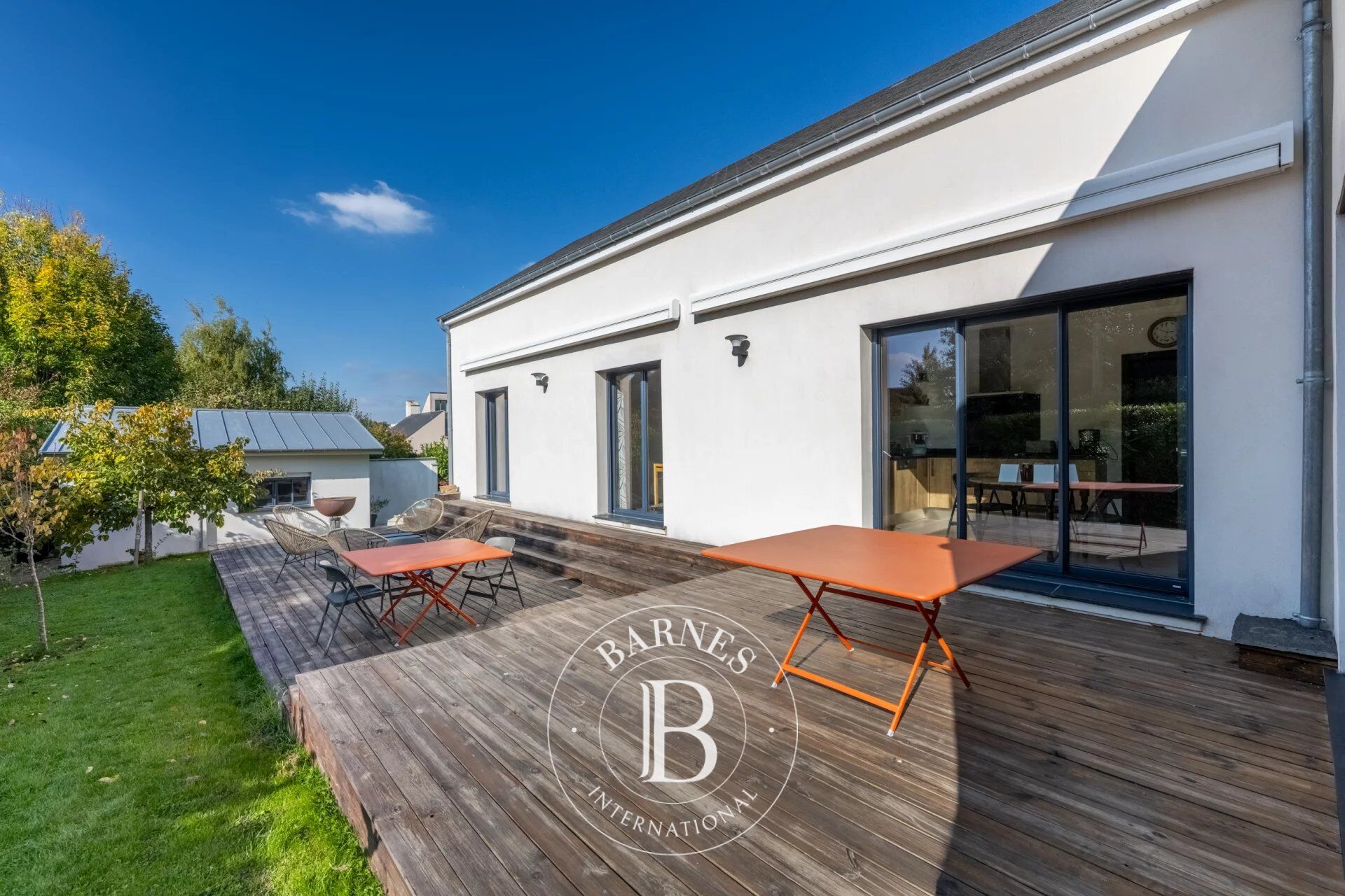 Barnes - EXCLUSIVE LISTING - Marly-Le-Roi - House built in 2015- 250m² (2,691 sq ft) - picture 3