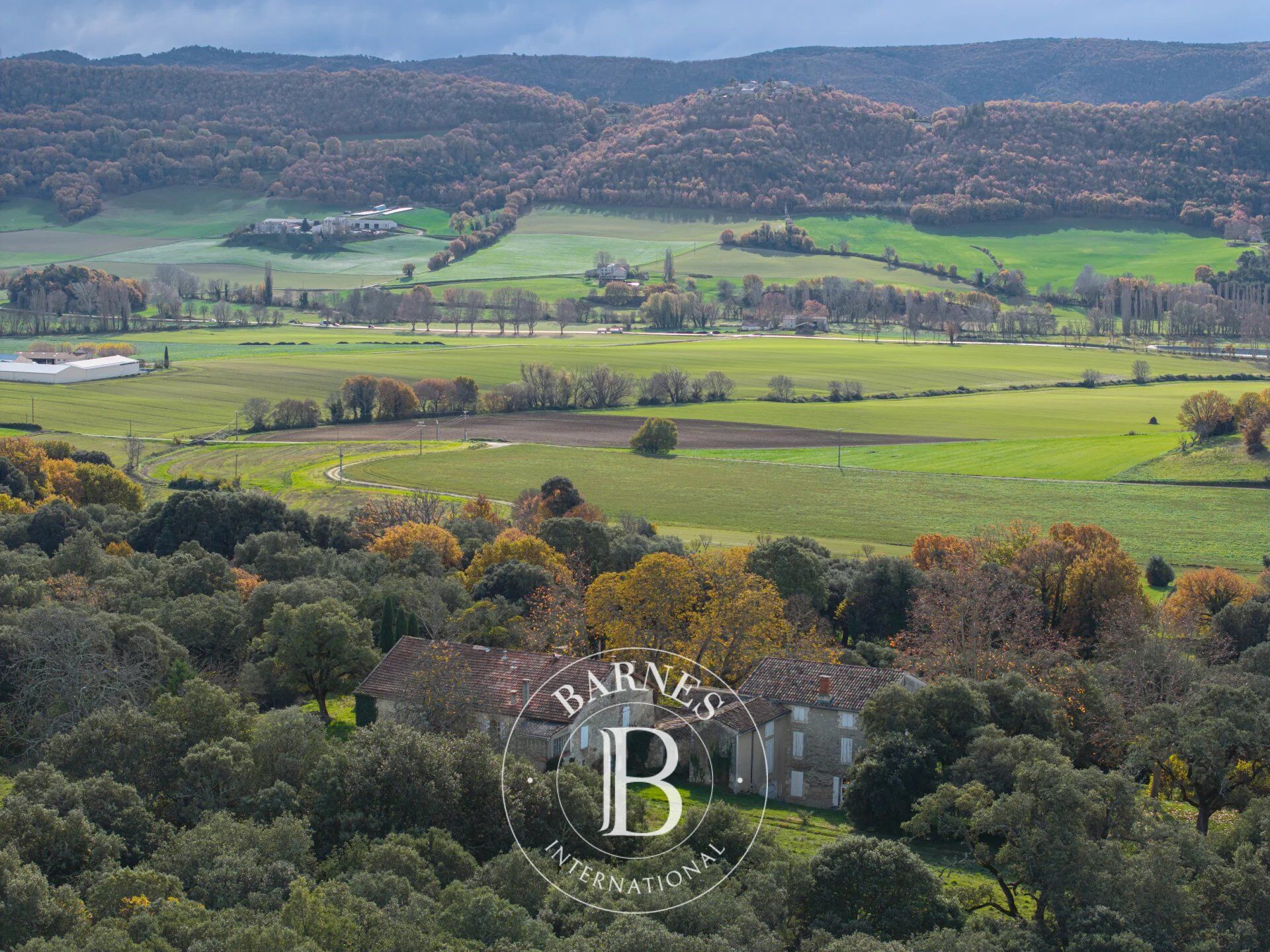 REILLANNE–800 m²–OUTBUILDINGS–POOL–60 HA–PANORAMIC VIEW - picture 1