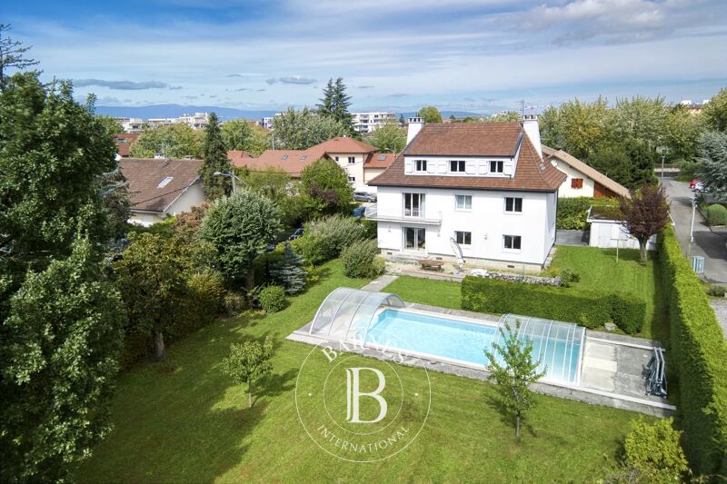 BARNES GENEVOIS – ANNEMASSE – RENOVATED 1950s HOUSE WITH POOL & HIGH POTENTIAL