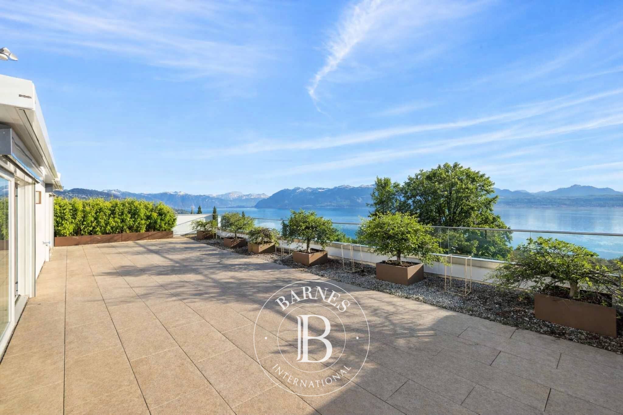 Attique exceptionnel avec une vue magnifique sur le lac - picture 1