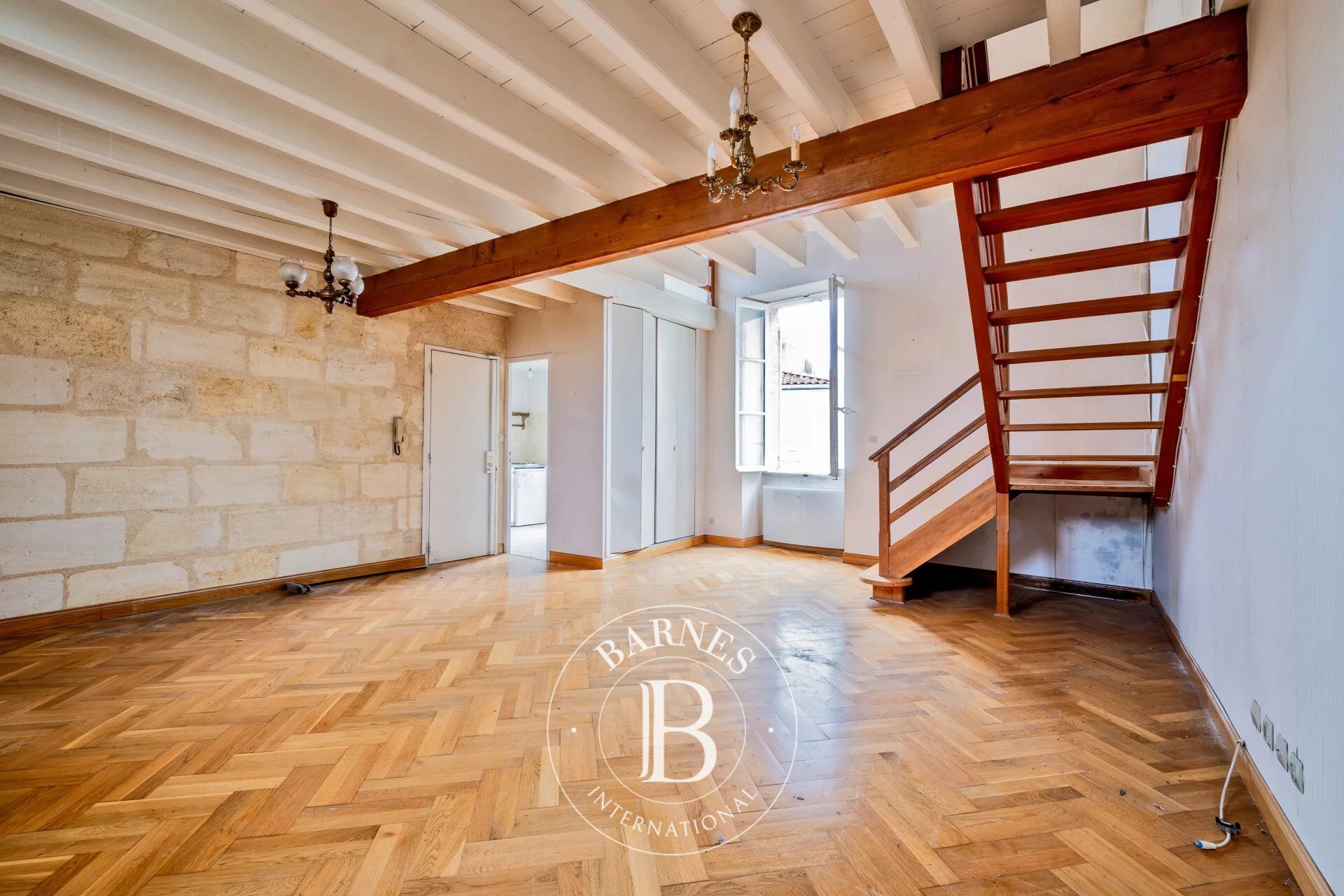 Bordeaux Jardin Public/Fondaudège - Immeuble de 168 m² - 4 appartements - 2 garages - Terrasse - picture 2