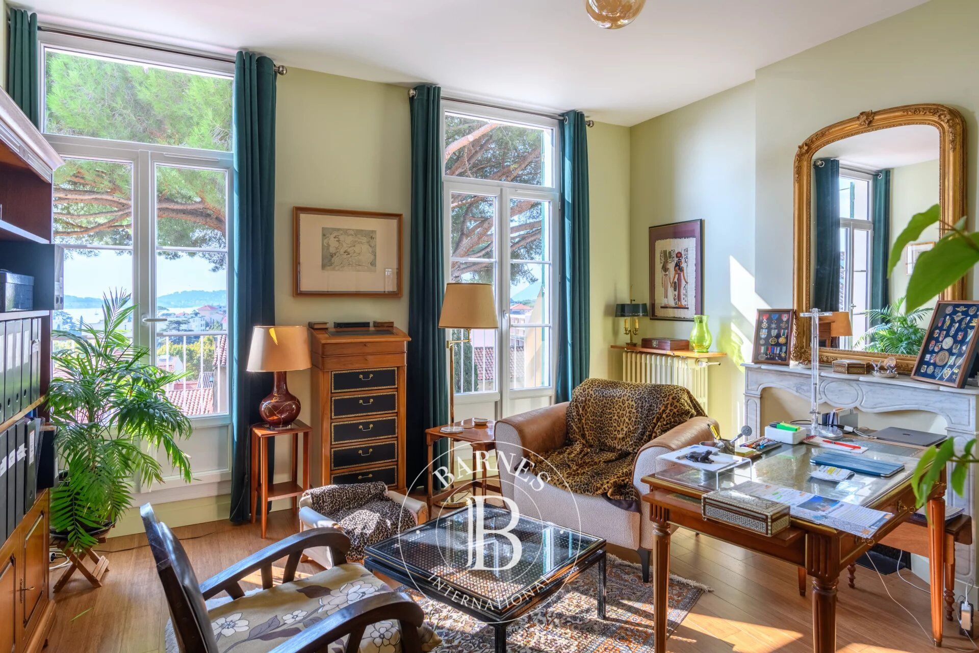 Toulon, Le Mourillon, ravissante maison de ville rénovée, calme, vue mer, jardin, garages - picture 3