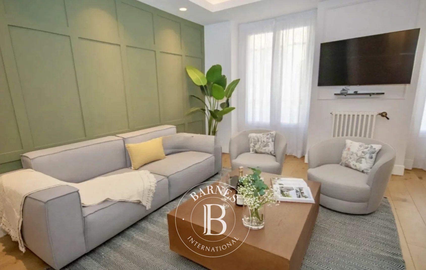 Luxuriöse 3-Zimmer-Wohnung neben dem METROPOLIS Club – Calle Alcalá - picture 2