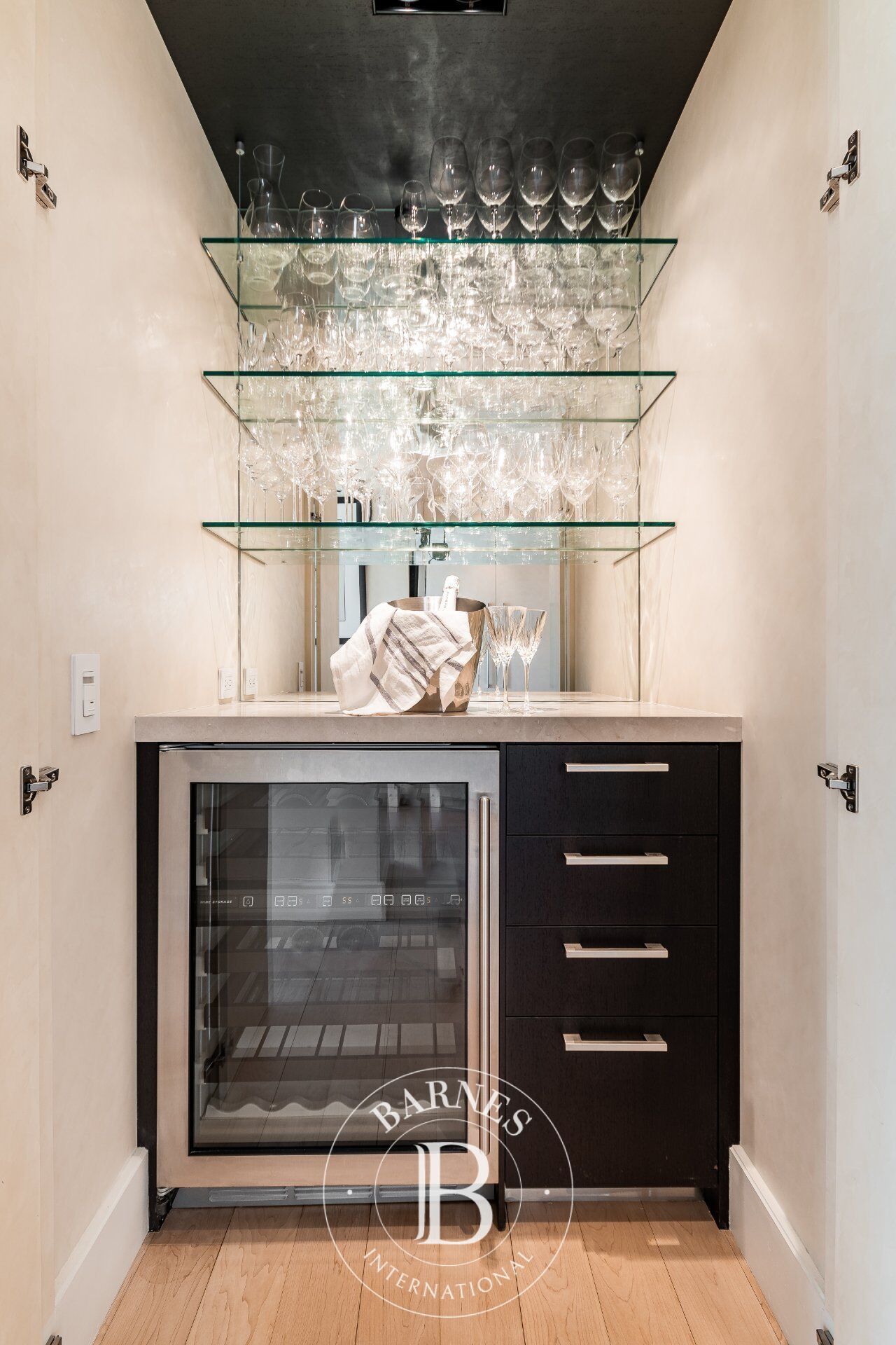 Ev Westmount - picture 10