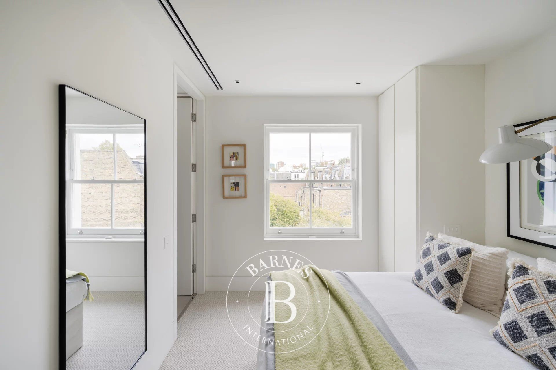 Ev London - picture 16