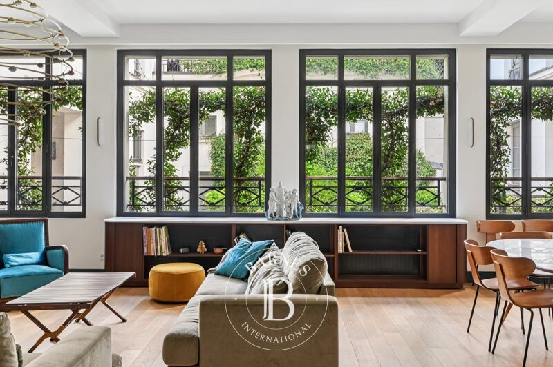 PARIS 7 - APPARTEMENT TRIPLEX - 2 CHAMBRES - 4 ADULTES