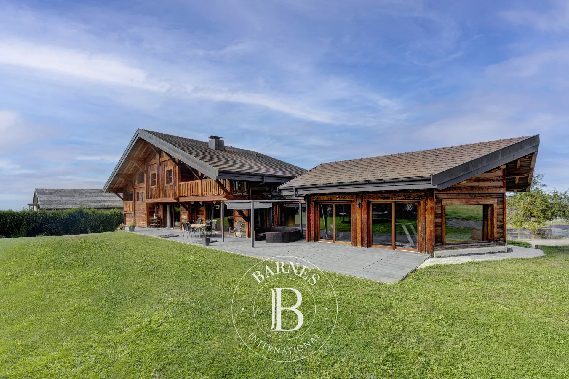 BARNES GENEVOIS - ARCHAMPS - EXCEPTIONAL PROPERTY - picture 1