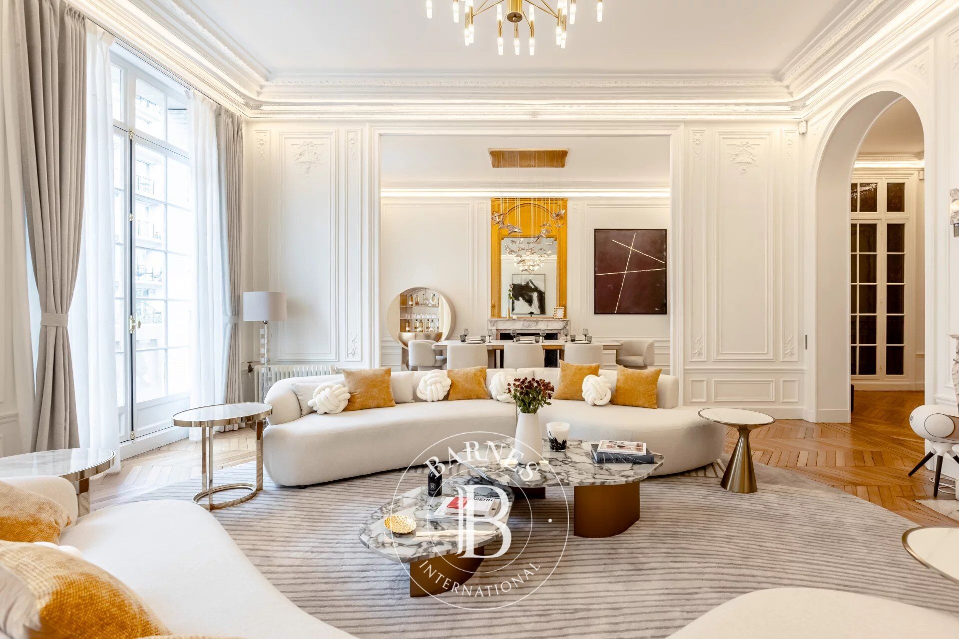 PARIS 16 - APARTMENT - 4/5 BEDROOMS - picture 2