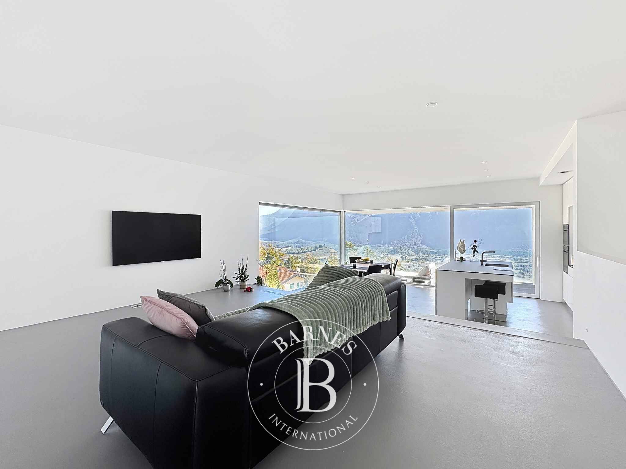 Villa Venthône - picture 2