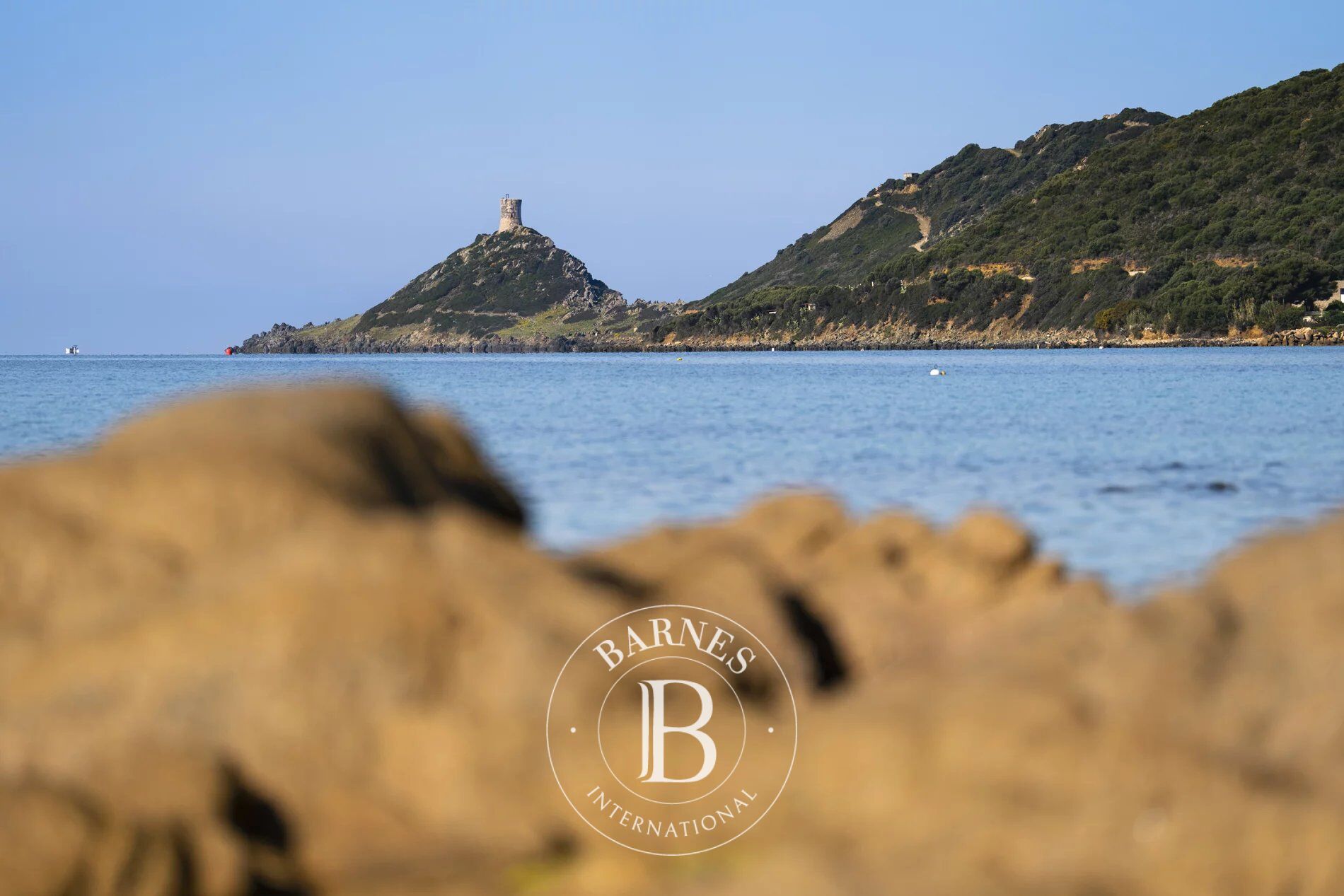 Exclusive listing, Ajaccio, 6-bedroom villa with pool, caretaker’s house, panoramic sea view, walking distance to the beach. - picture 3