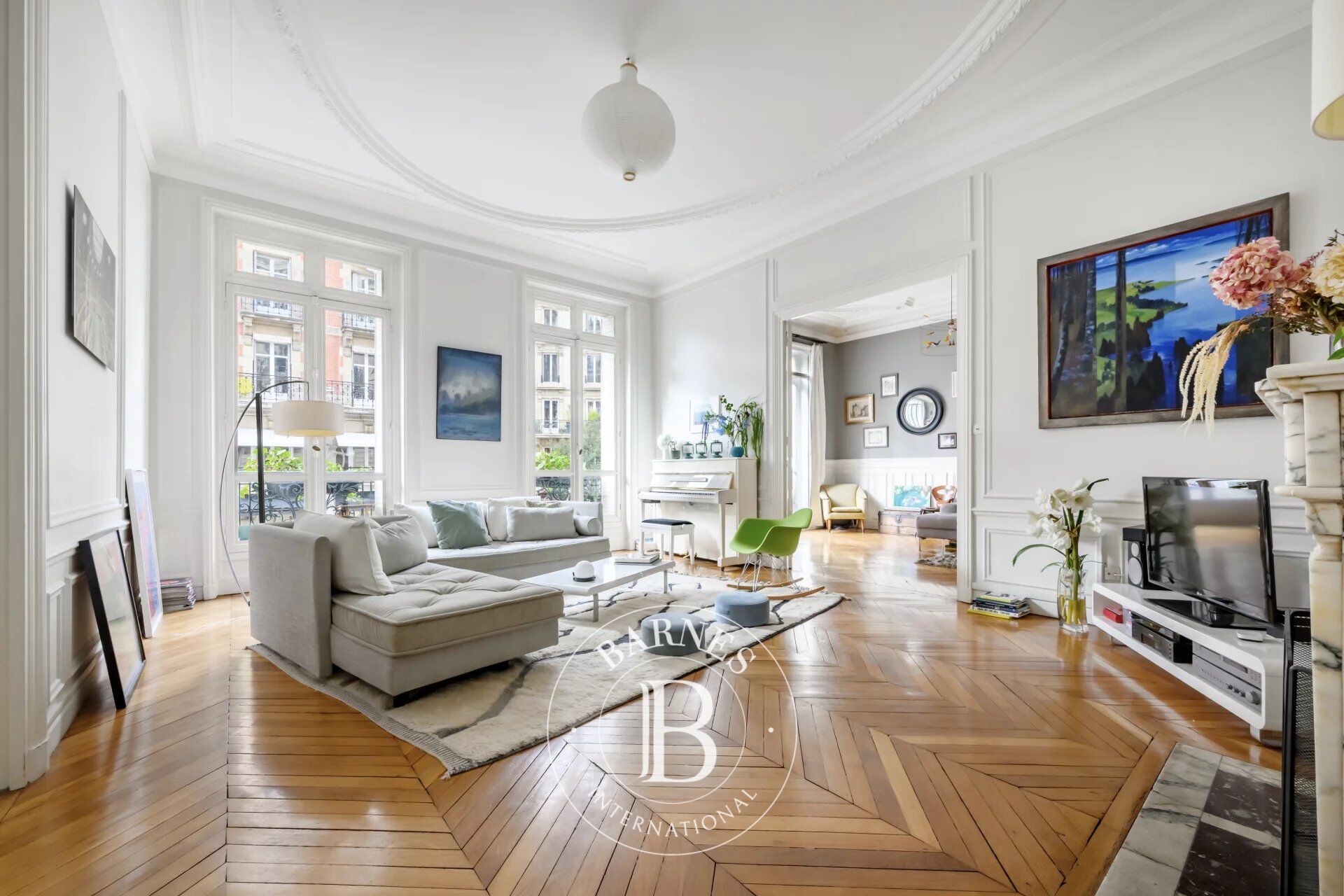 VENTE APPARTEMENT - PARIS 2 - PLACE DES VICTOIRES - 4/5 CHAMBRES - BELLES PRESTATIONS - BEAUX VOLUMES - LUMINEUX - ASCENSEUR - picture 2