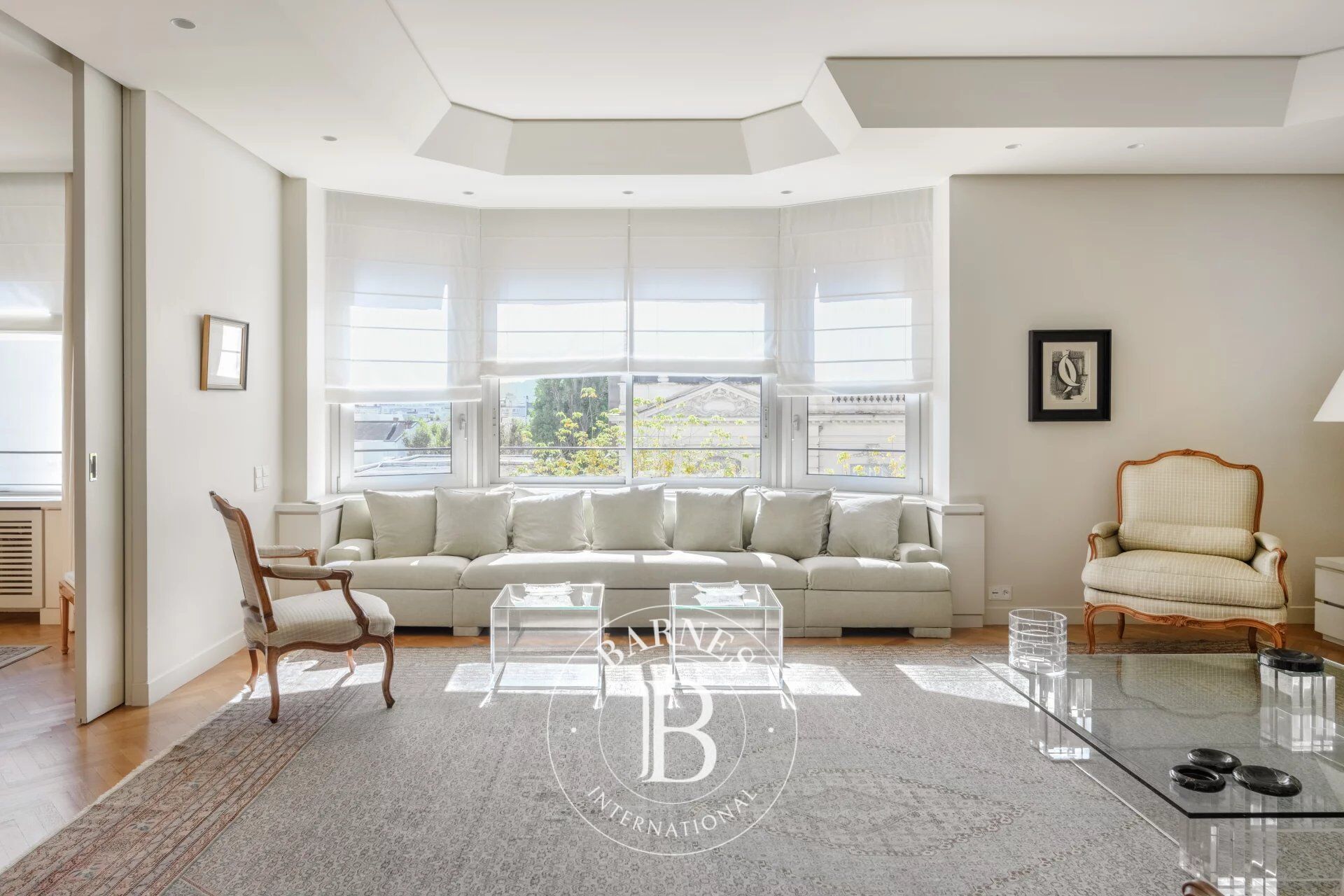 EXCLUSIVITE - VENTE 13008 - CARRE D'OR - APPARTEMENT 218 m² - CHAMBRE DE SERVICE ET  PARKING - picture 2