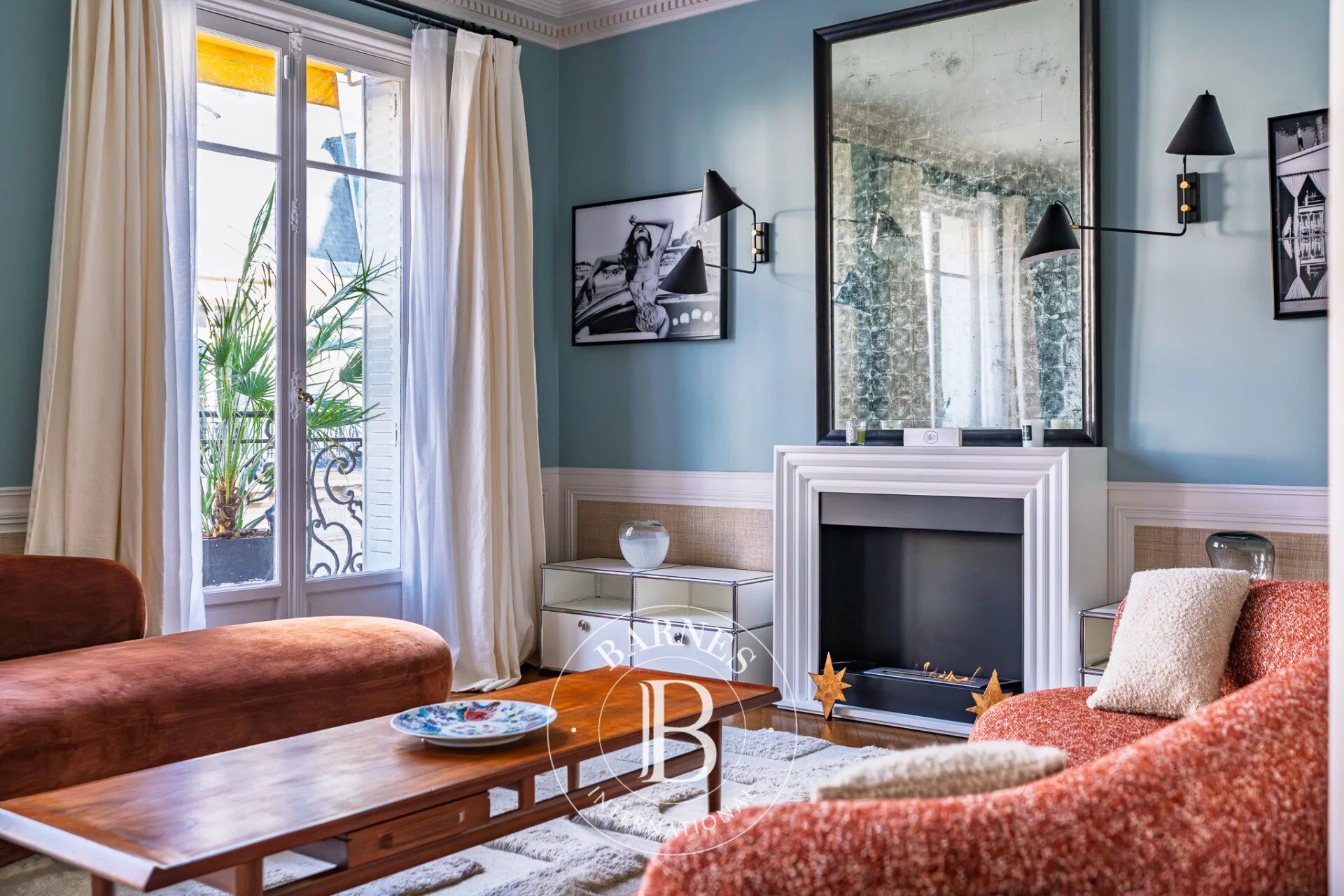 Paris 16 - Victor Hugo/Etoile - Appartement - Etage élevé avec un large balcon - 2 chambres - picture 3