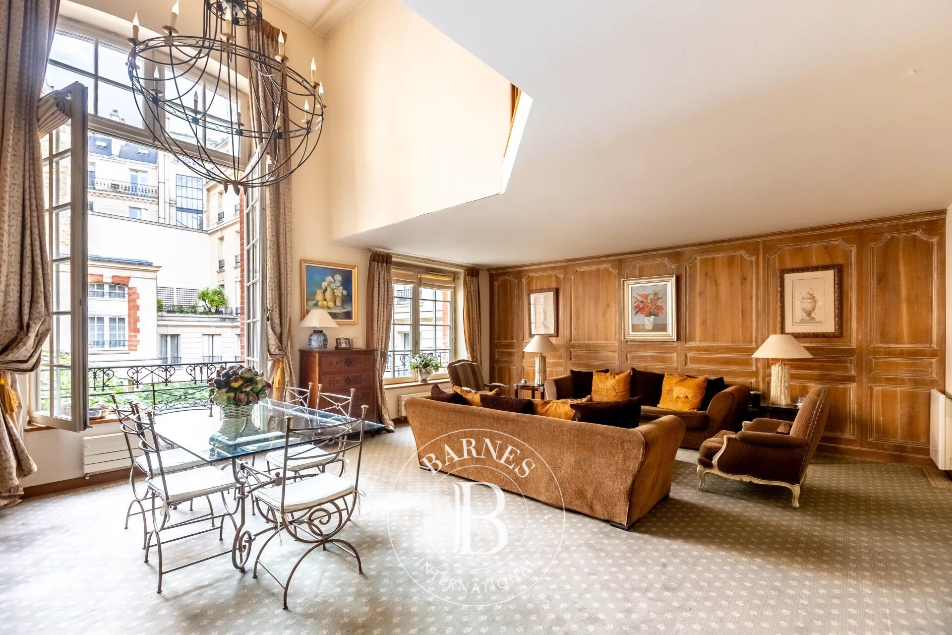 Piso Paris 8ème - picture 2