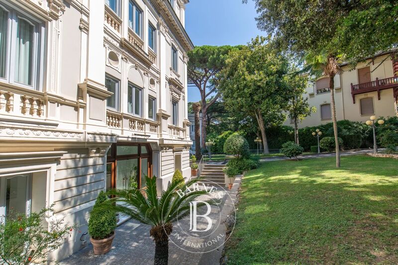 Venta, Hotel Frascati - picture 3