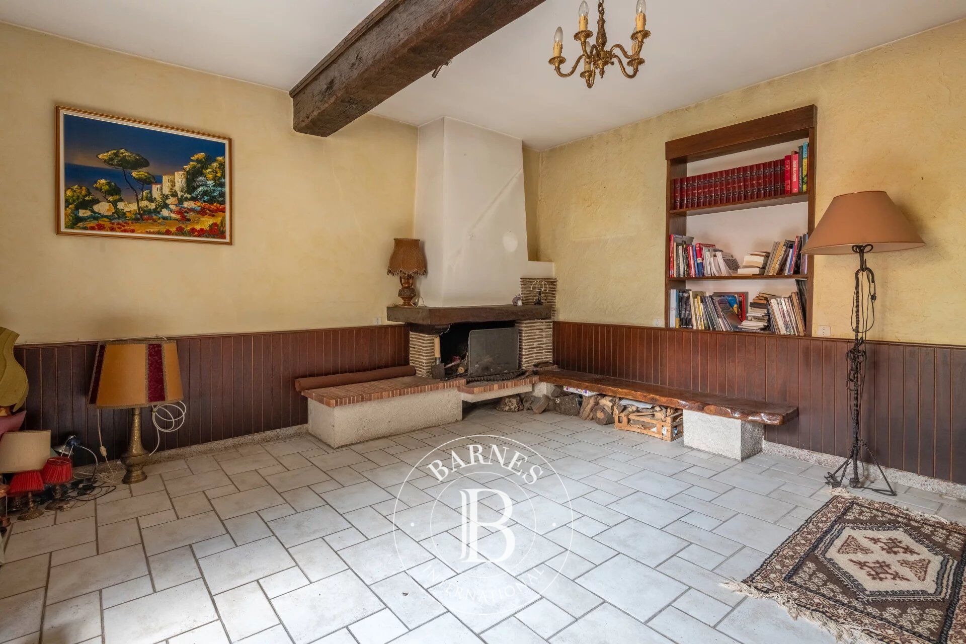 Casa de pueblo Chaleins - picture 3