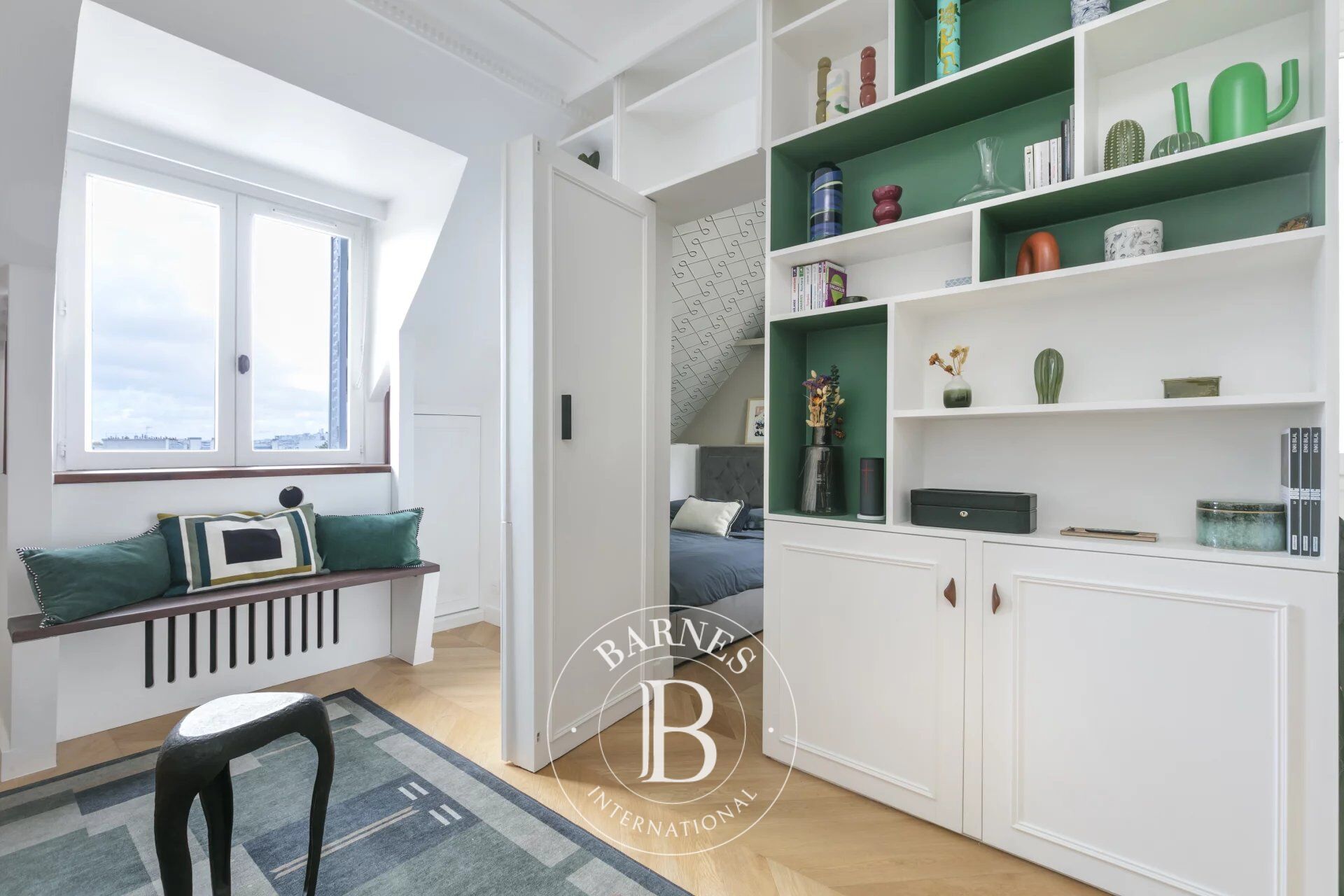 PARIS 8 - FAUBOURG DU ROULE - Magnifique appartement deux pièces - picture 3