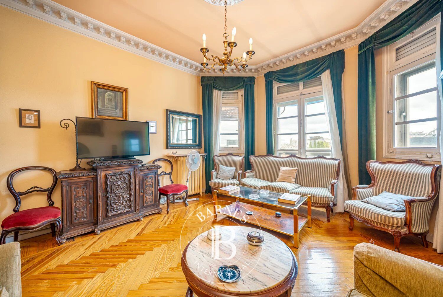 For complete renovation - Penthouse in a stately and protected building - Salamanca - picture 1