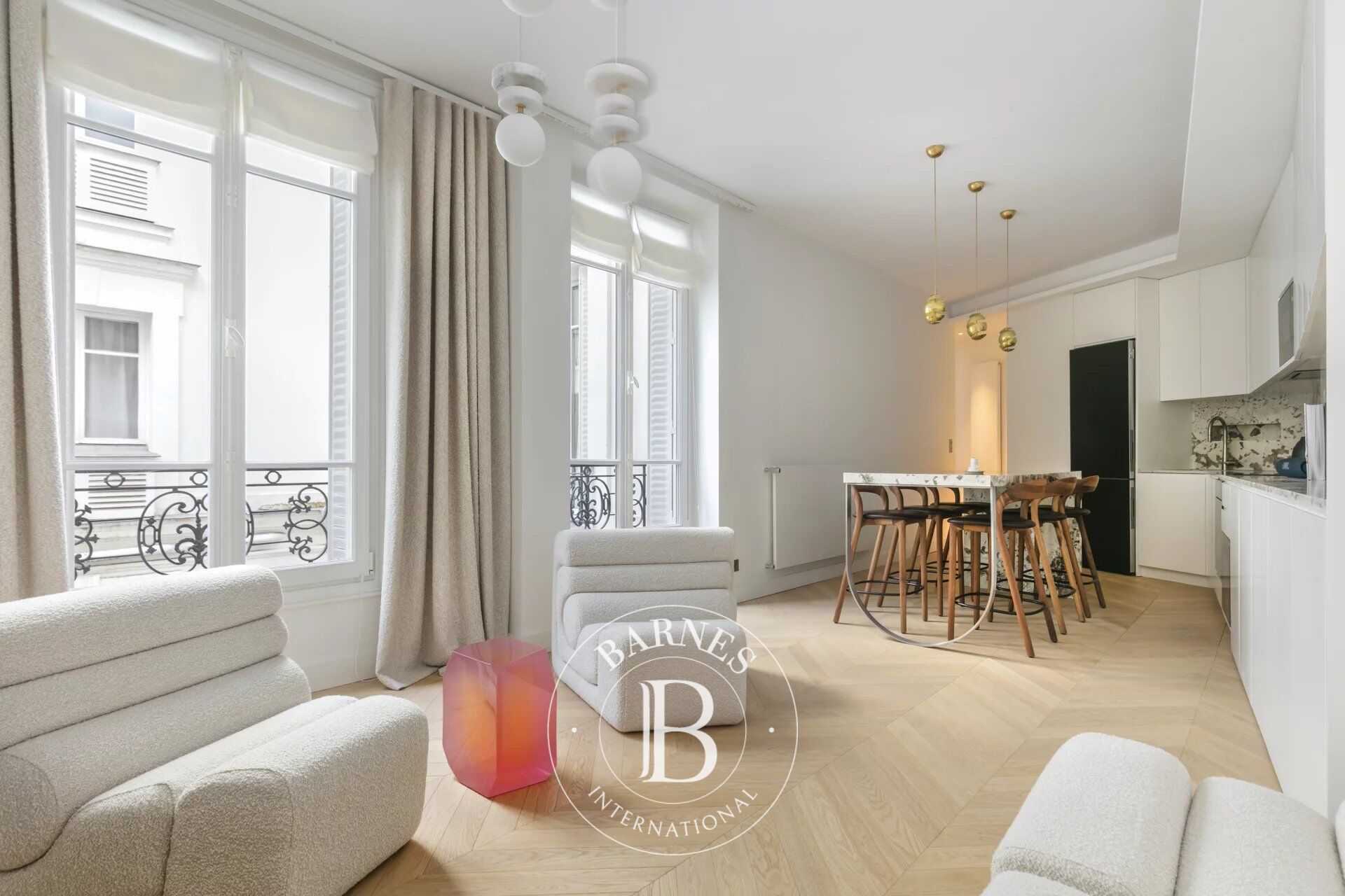 Paris 6 - OFF MARKET - Odéon - Renovated 2-bed apartment - Overlooking a quiet courtyard - Luxury fittings - picture 2