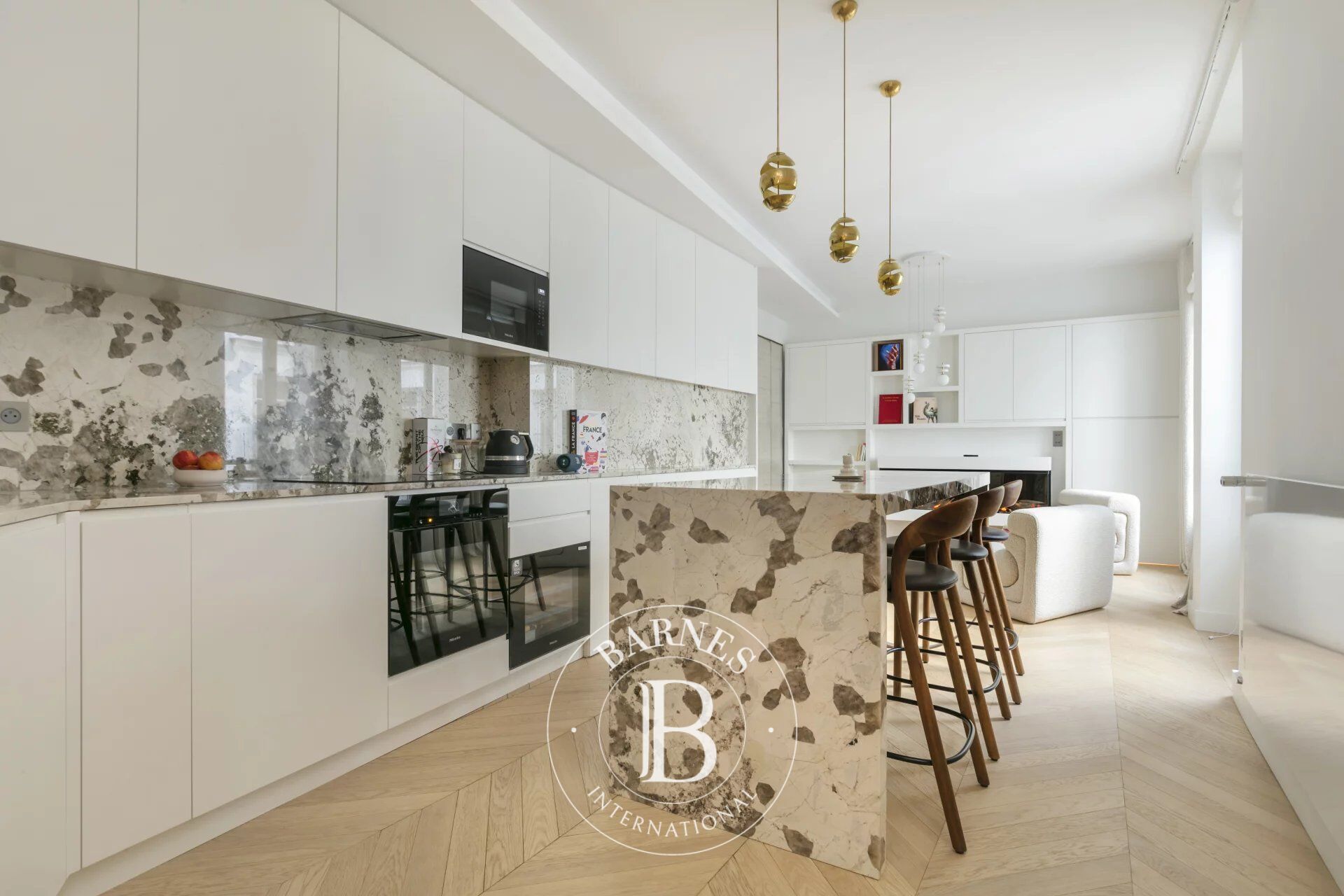 Paris 6 - OFF MARKET - Odéon - Renovated 2-bed apartment - Overlooking a quiet courtyard - Luxury fittings - picture 1