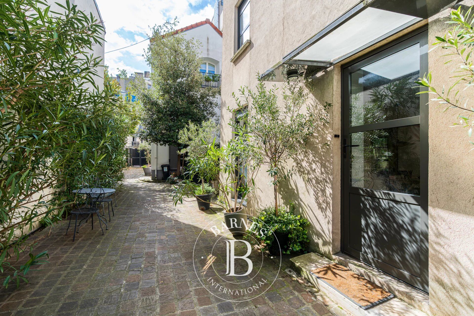 BOULOGNE NORD - PARCHAMP  - MAISON DANS ALLEE PRIVEE - picture 2