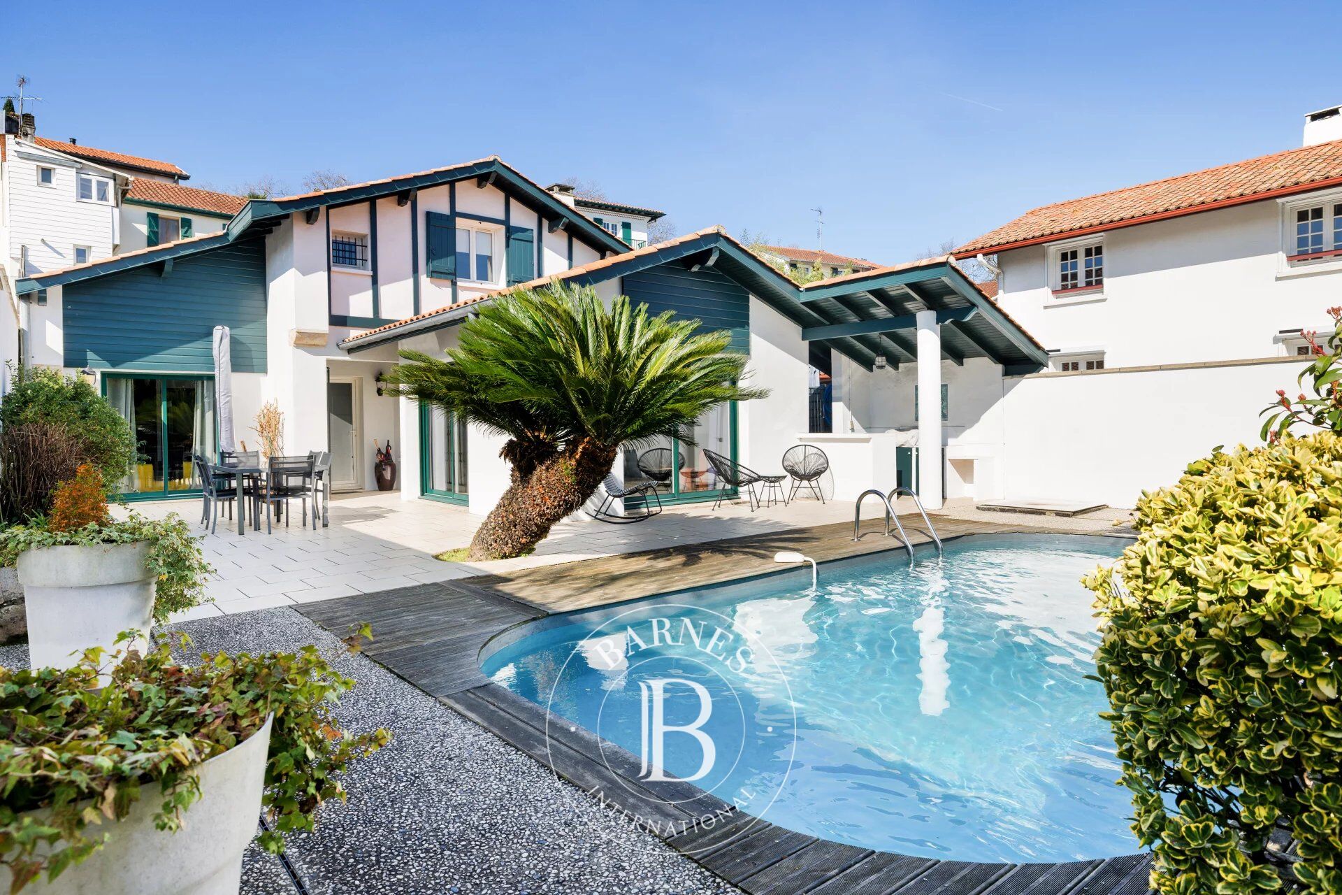 BAYONNE CENTRE-VILLE, MAISON CONTEMPORAINE AVEC PISCINE - picture 1
