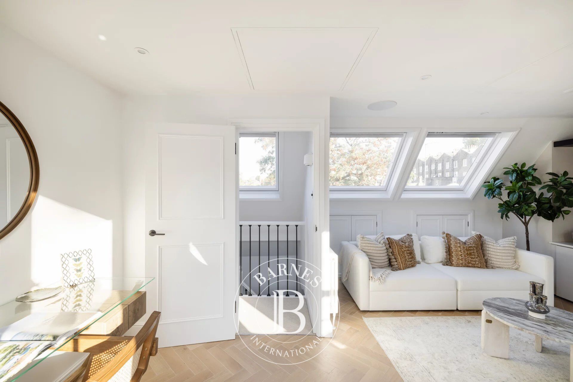 Ev London - picture 8