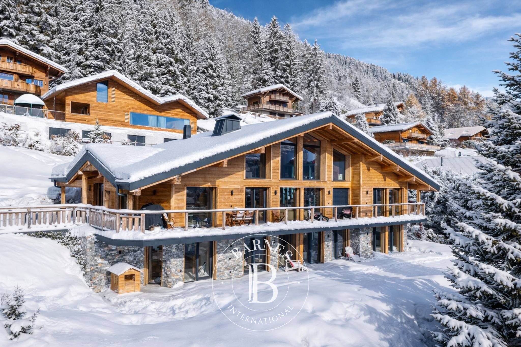 Chalet d'exception avec ascenseur privatif et vue imprenable - picture 1