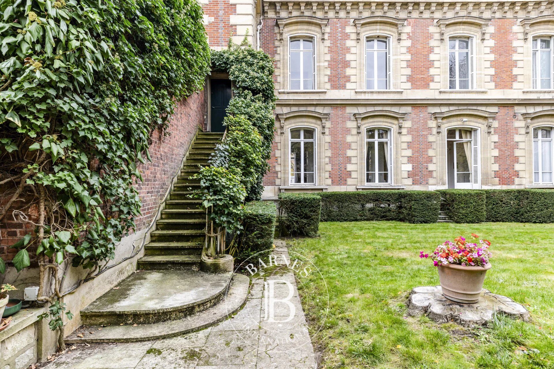For Sale, Mansion Saint-Germain-en-Laye - picture 4