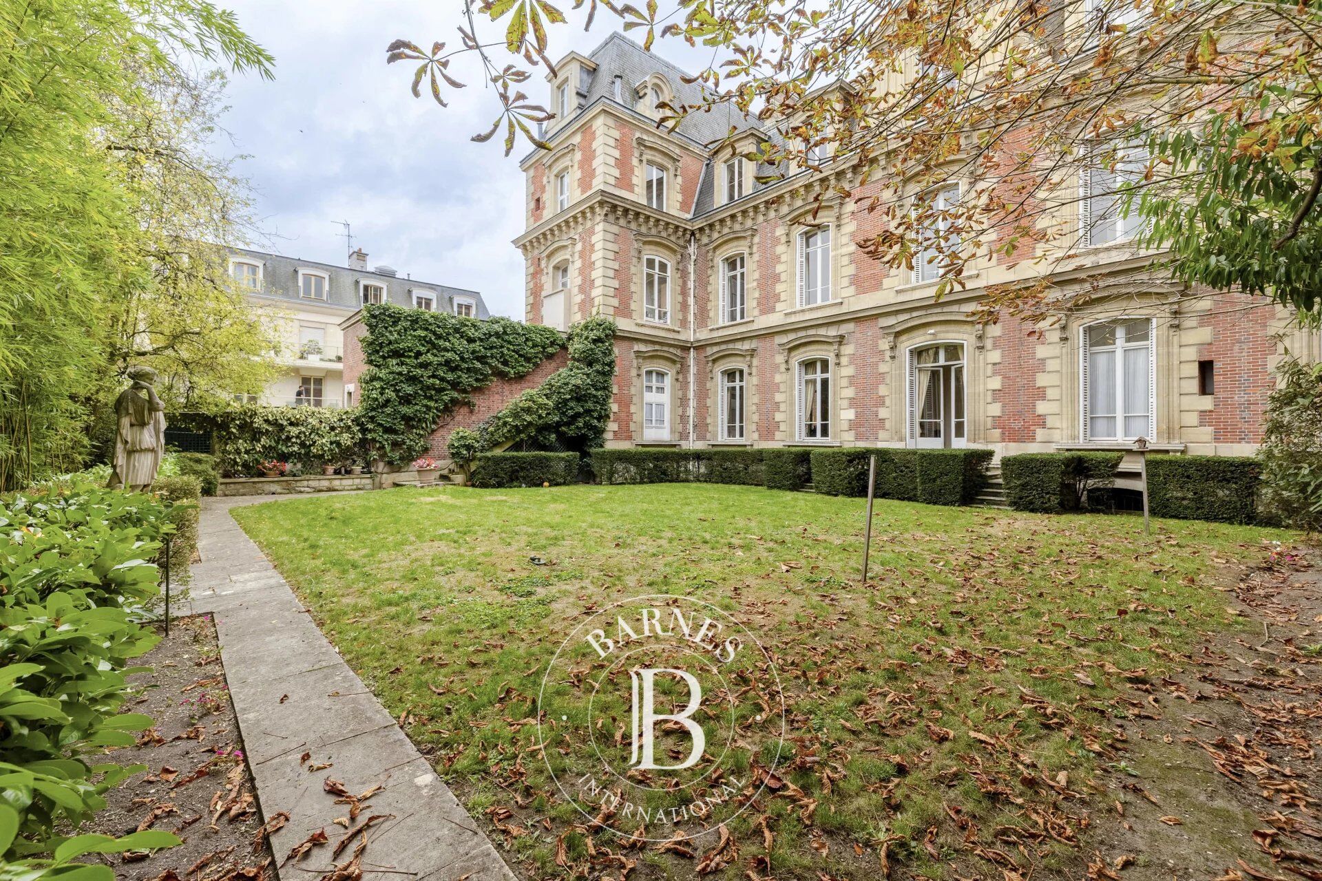 For Sale, Mansion Saint-Germain-en-Laye - picture 3