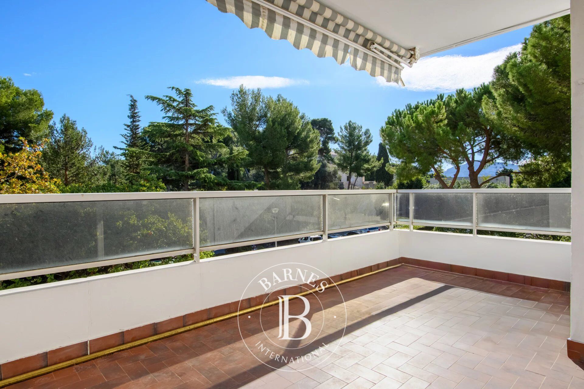 Vente appartement de prestige rénové – Terrasses – Résidence sécurisée – Marseille 13008 - picture 1