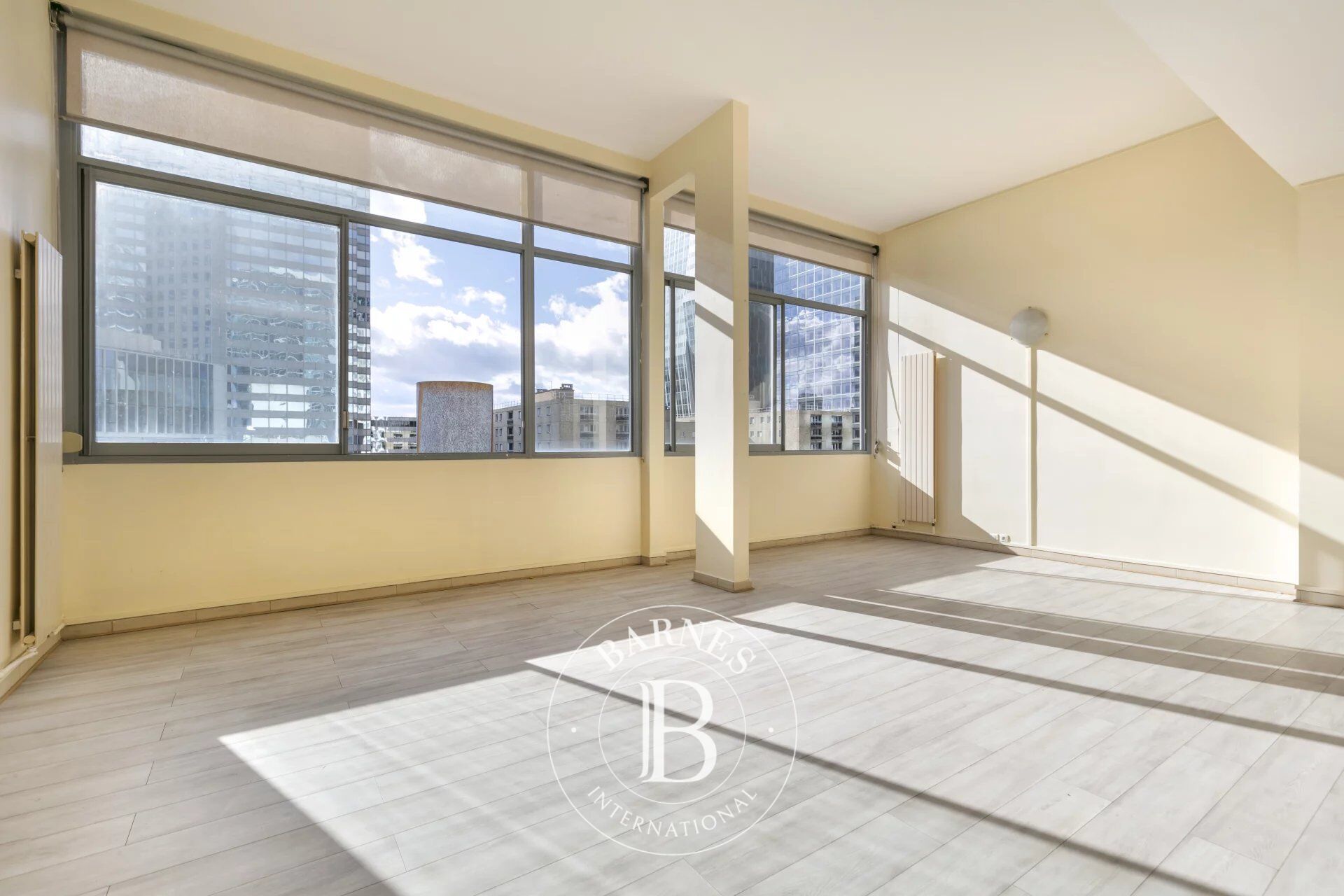 COURBEVOIE FAMILY DUPLEX APARTMENT WITH TERRACE - picture 1