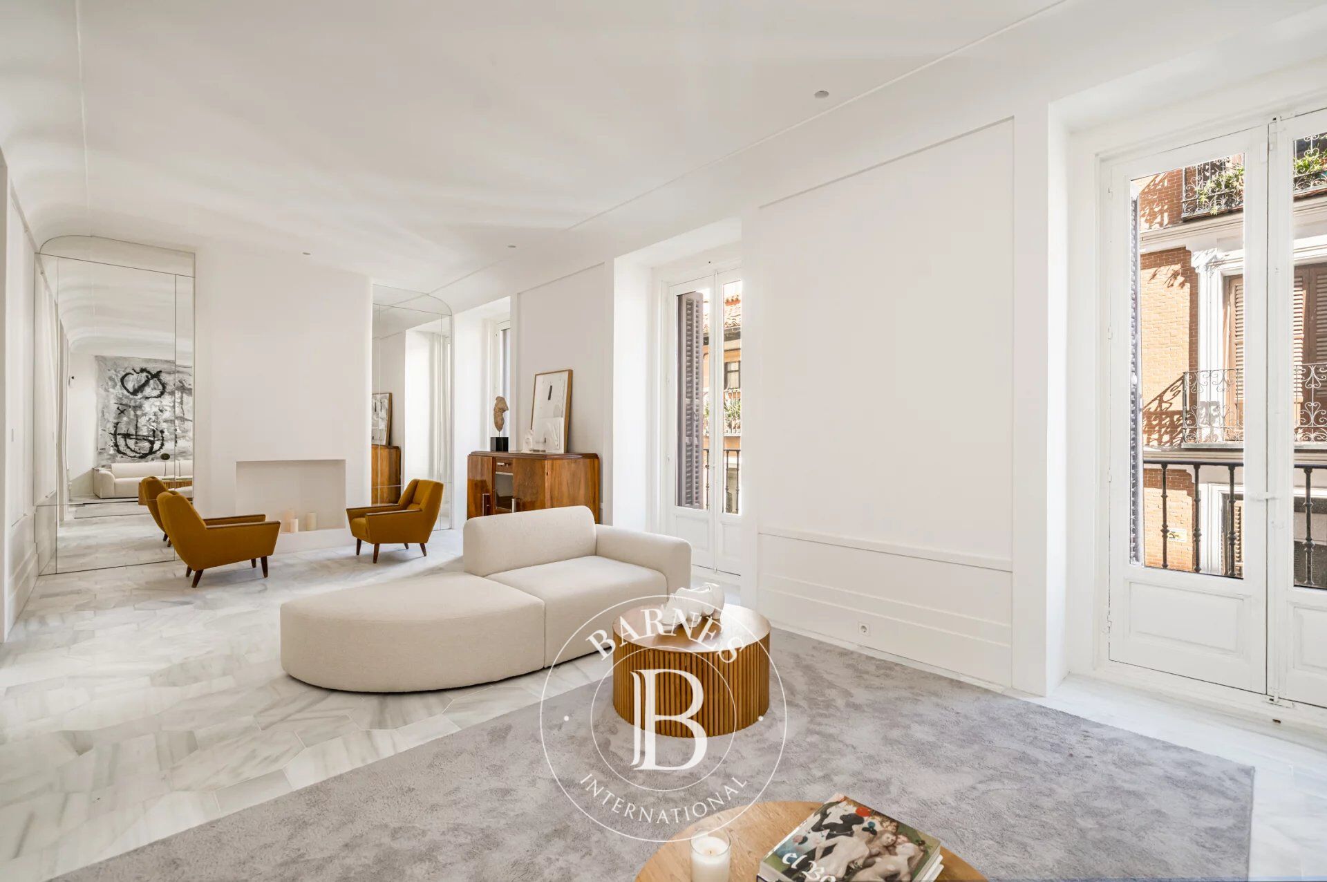 Élégance et design dans un appartement rénové à Justicia - picture 1