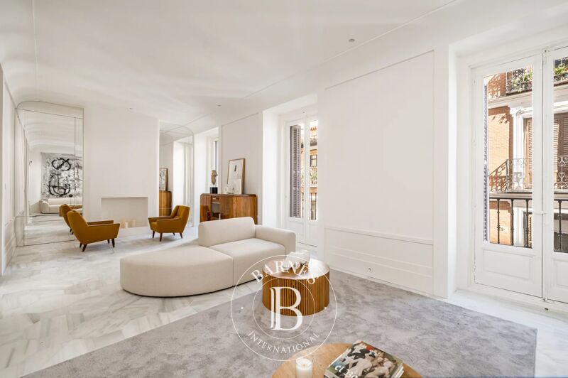 Élégance et design dans un appartement rénové à Justicia